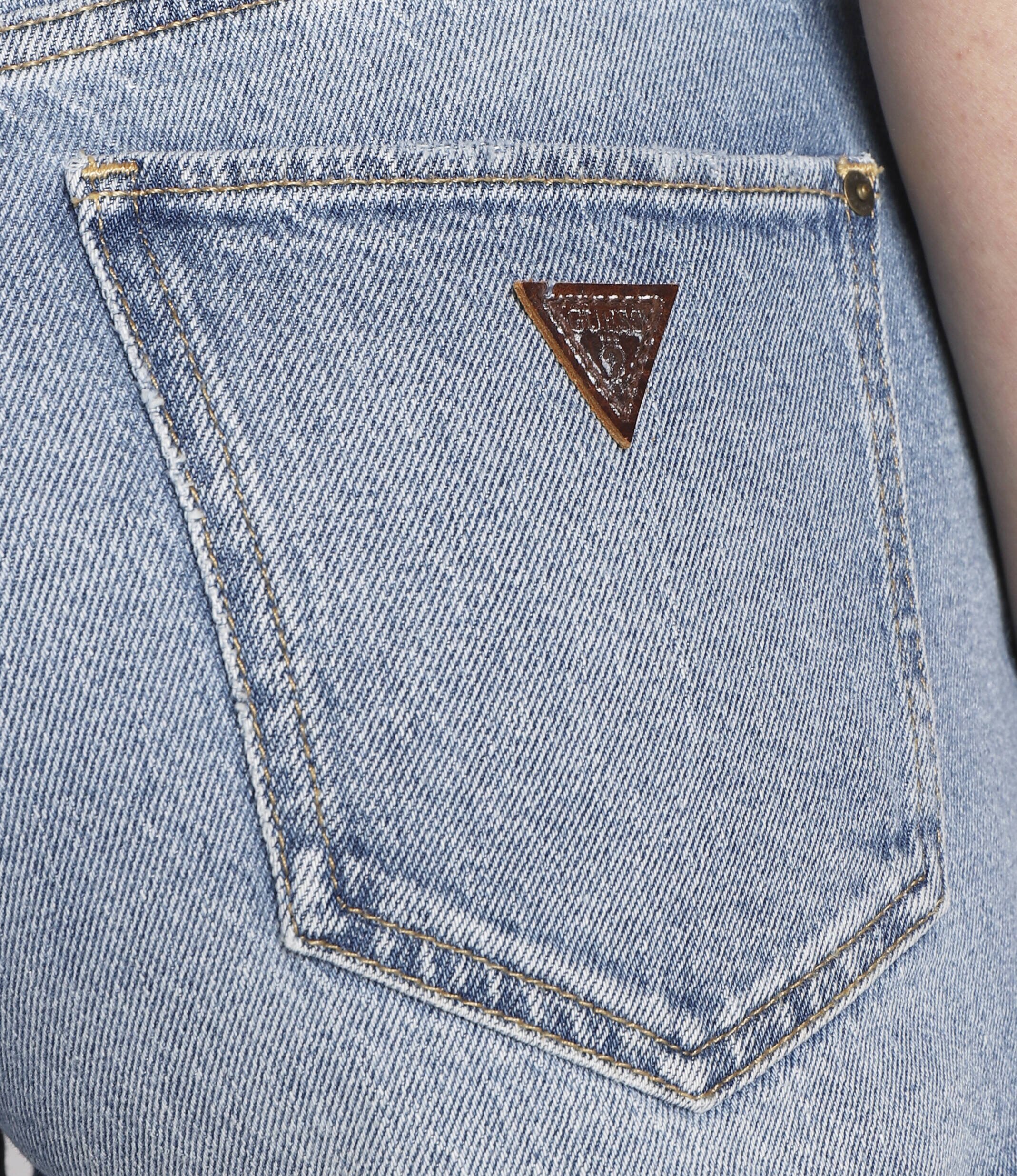 Guess Pantaloni scurți | Regular Fit