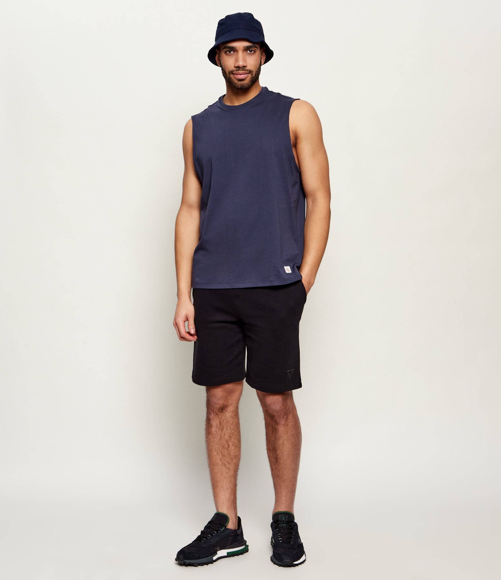 Guess Pantaloni scurți | Slim Fit