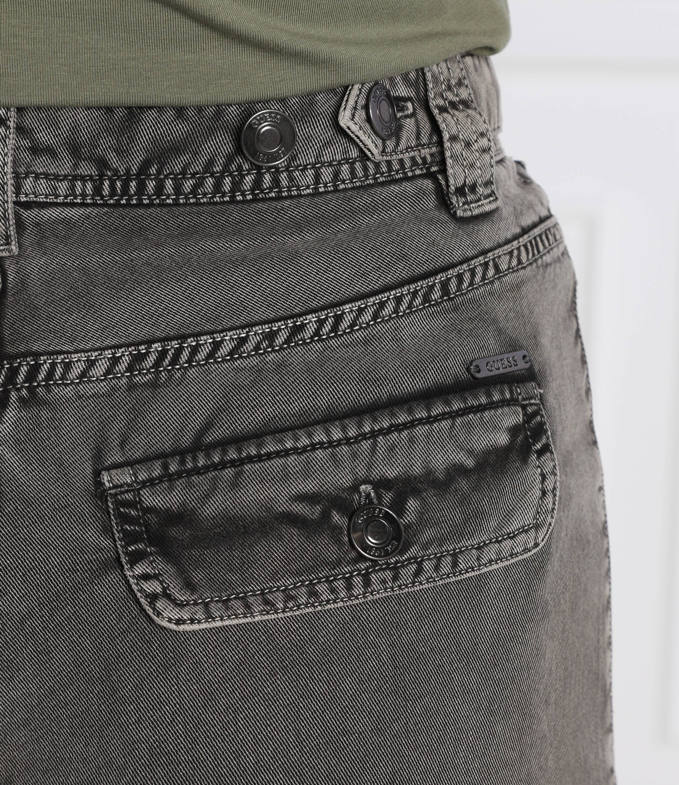 Guess Pantaloni scurți | Slim Fit