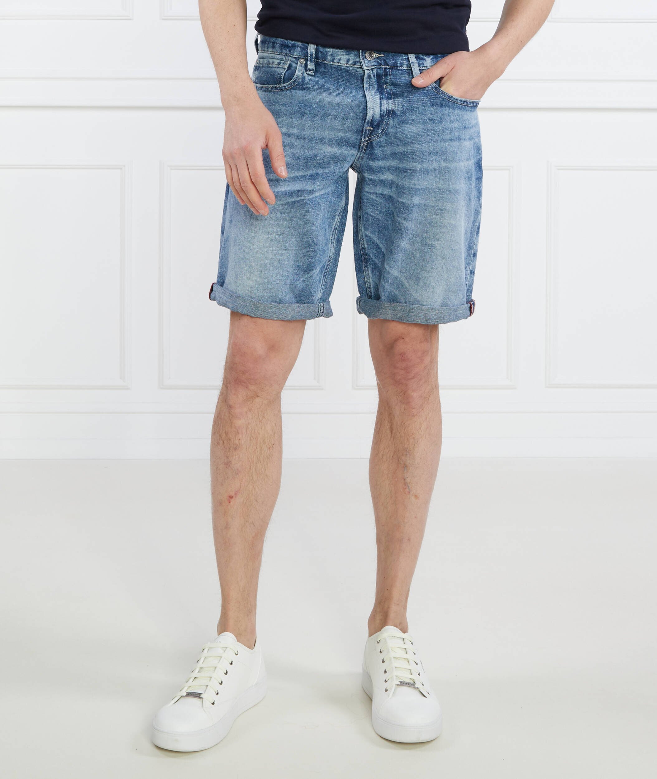 Guess Pantaloni scurți SONNY SHORT | Regular Fit | cu adaos de in