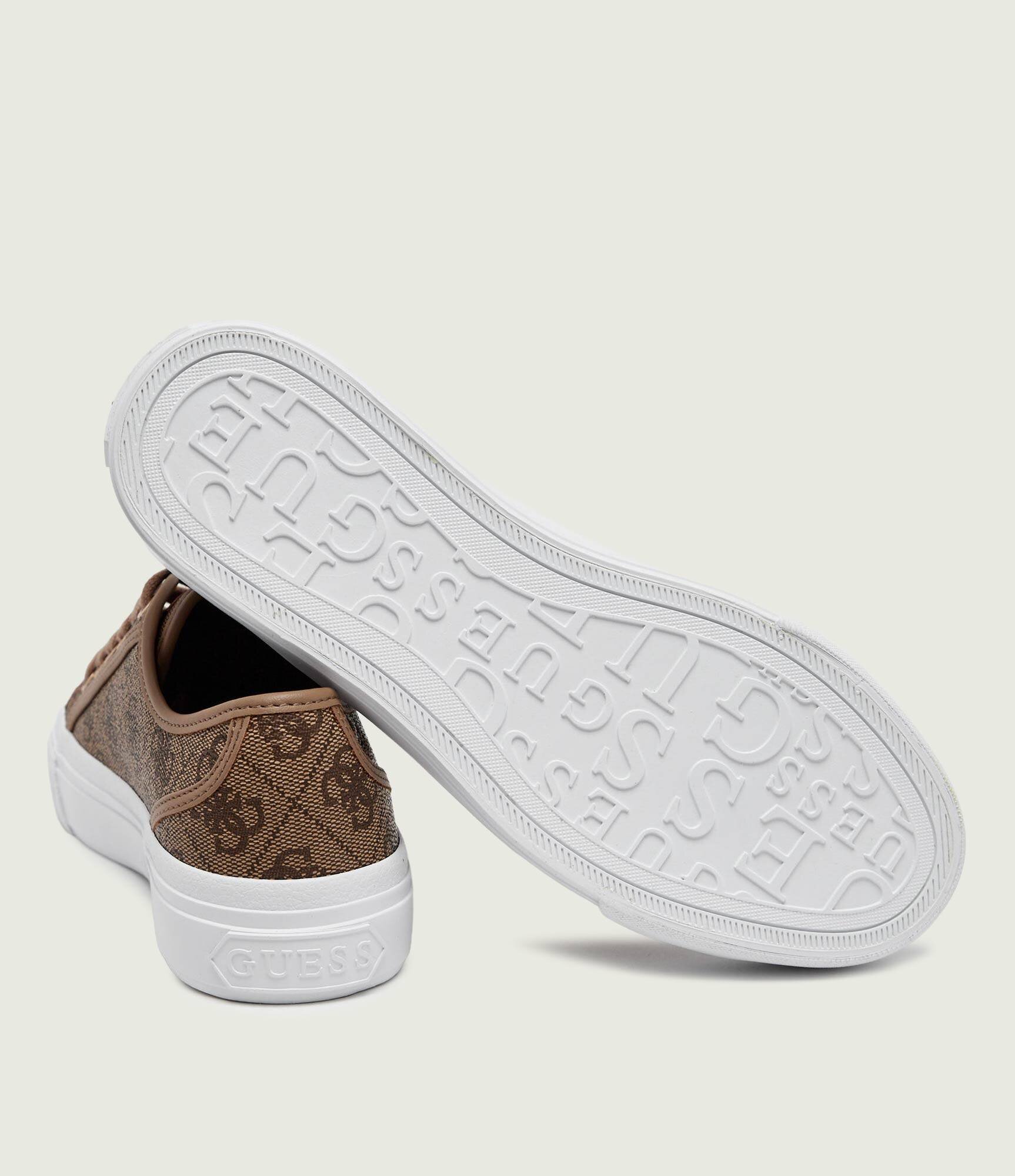 Guess Sneakers Jelexa 10