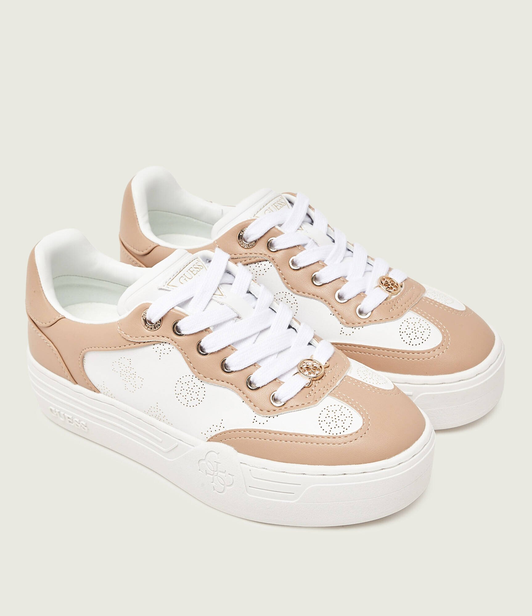 Guess Sneakers SWOLE3