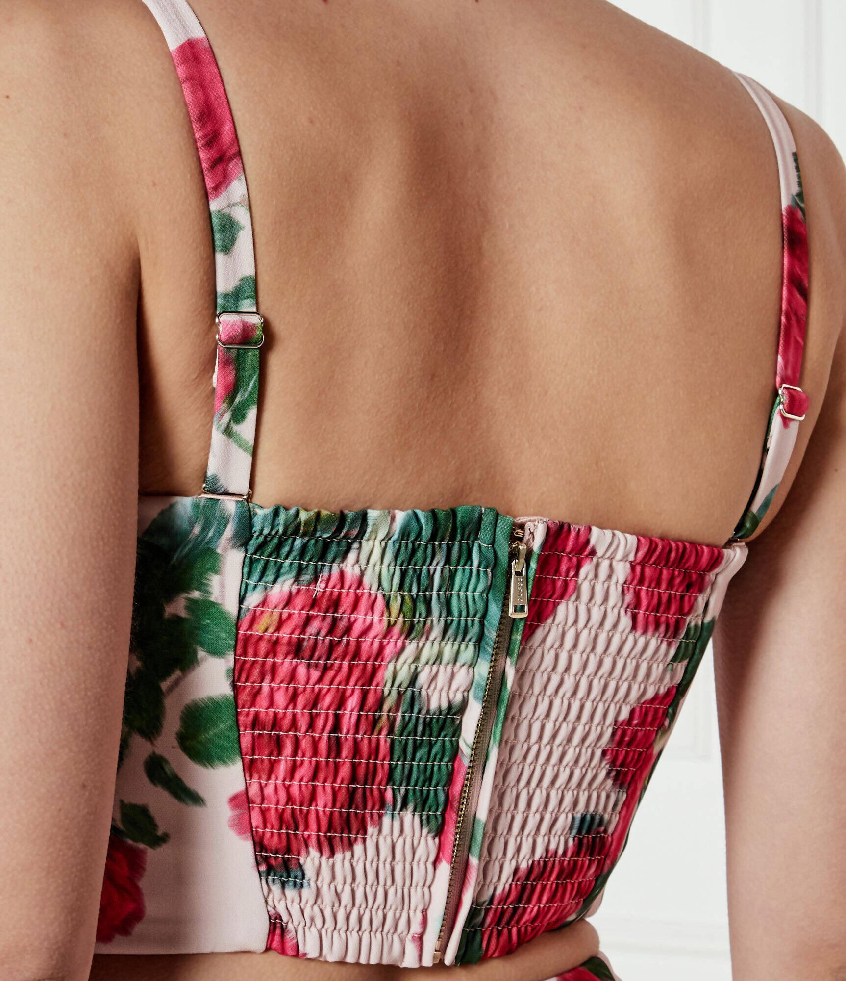 Guess Top | Cropped Fit