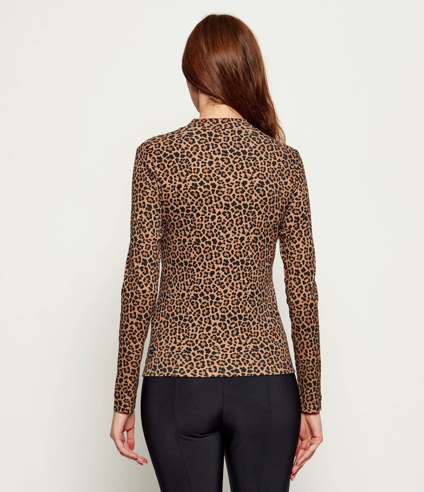 Marc Cain Guler înalt | Slim Fit