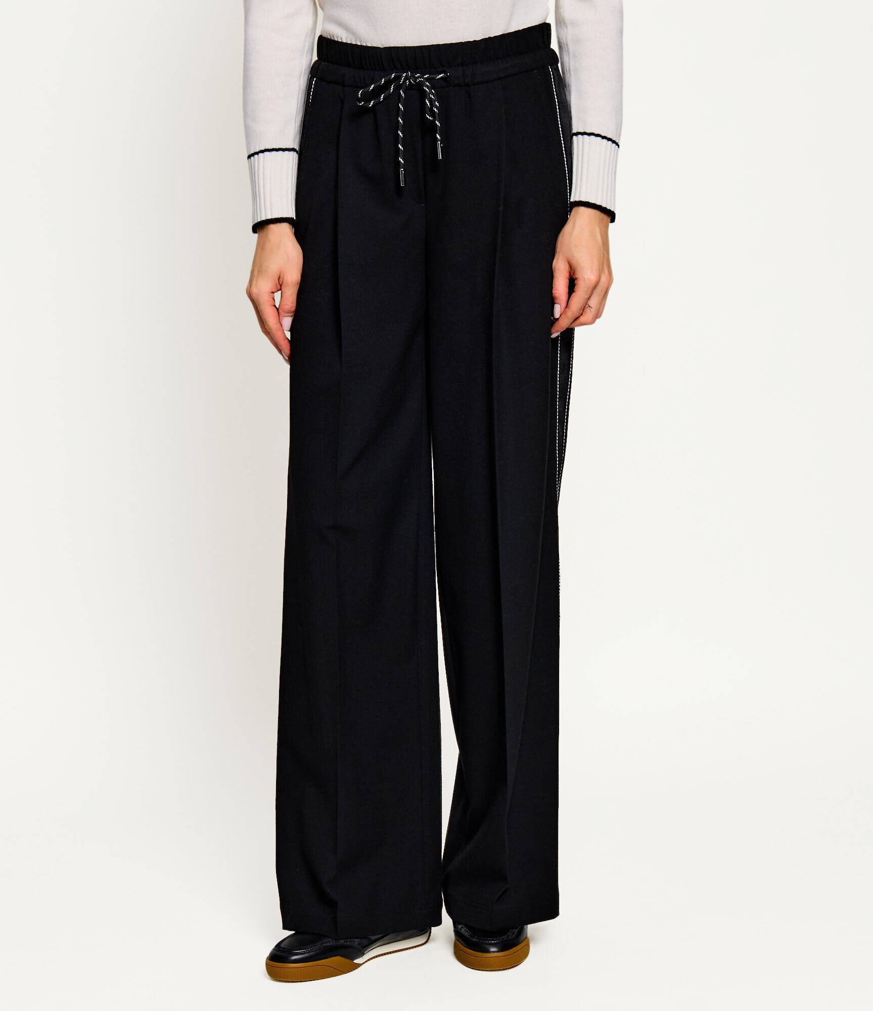Marc Cain Pantaloni de trening | Loose fit