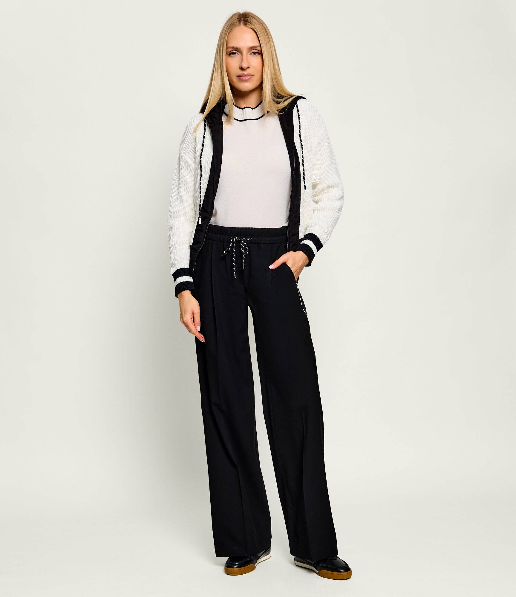 Marc Cain Pantaloni de trening | Loose fit