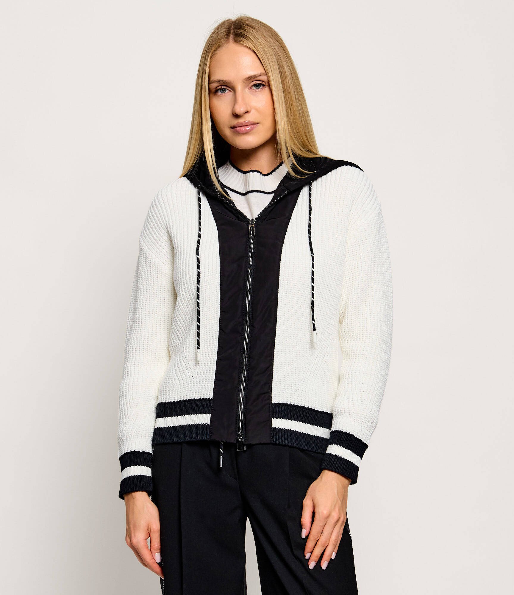 Marc Cain Pulover | Loose fit cu adaos de lână