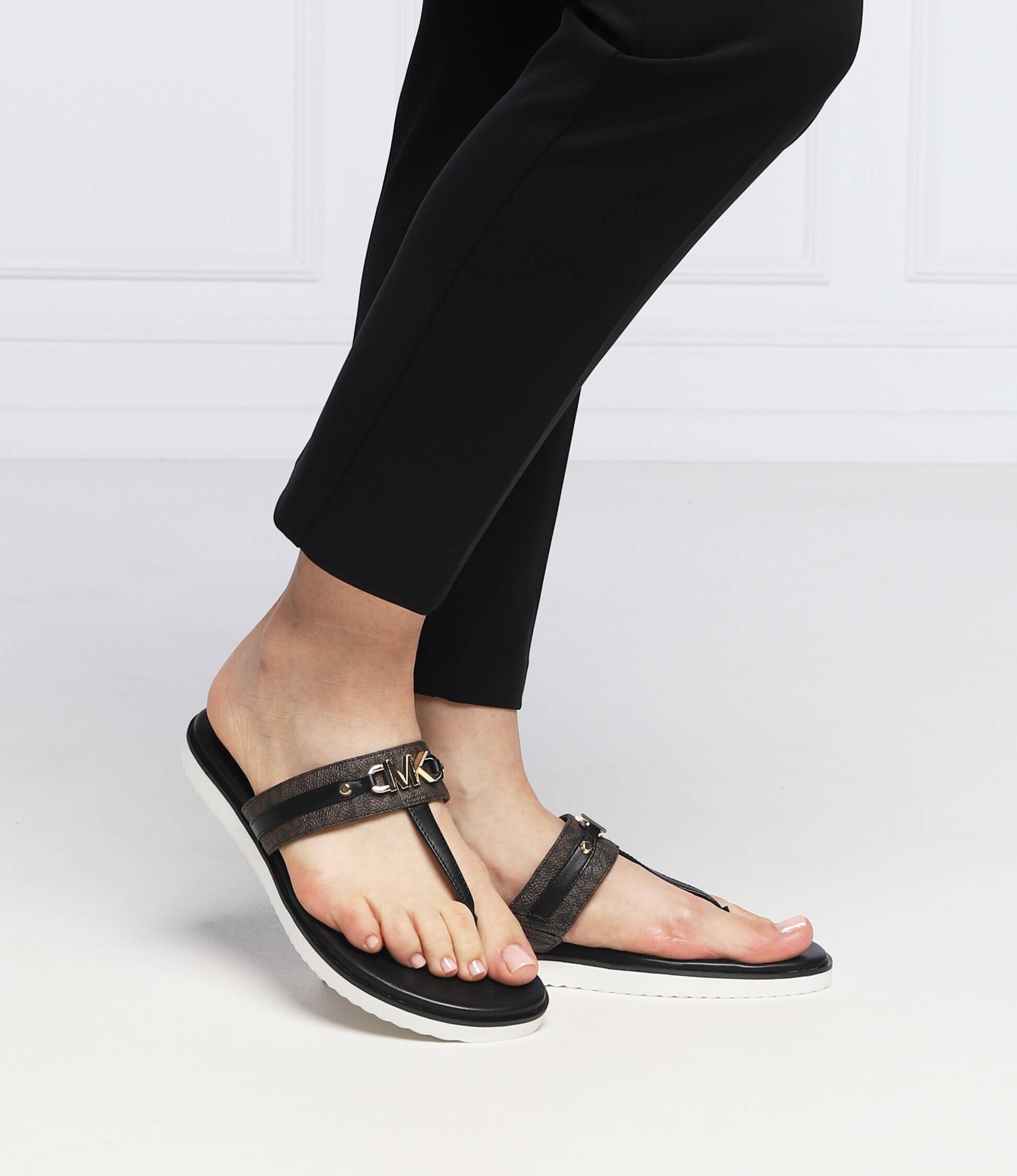 Michael Kors De piele flip flops Farrah