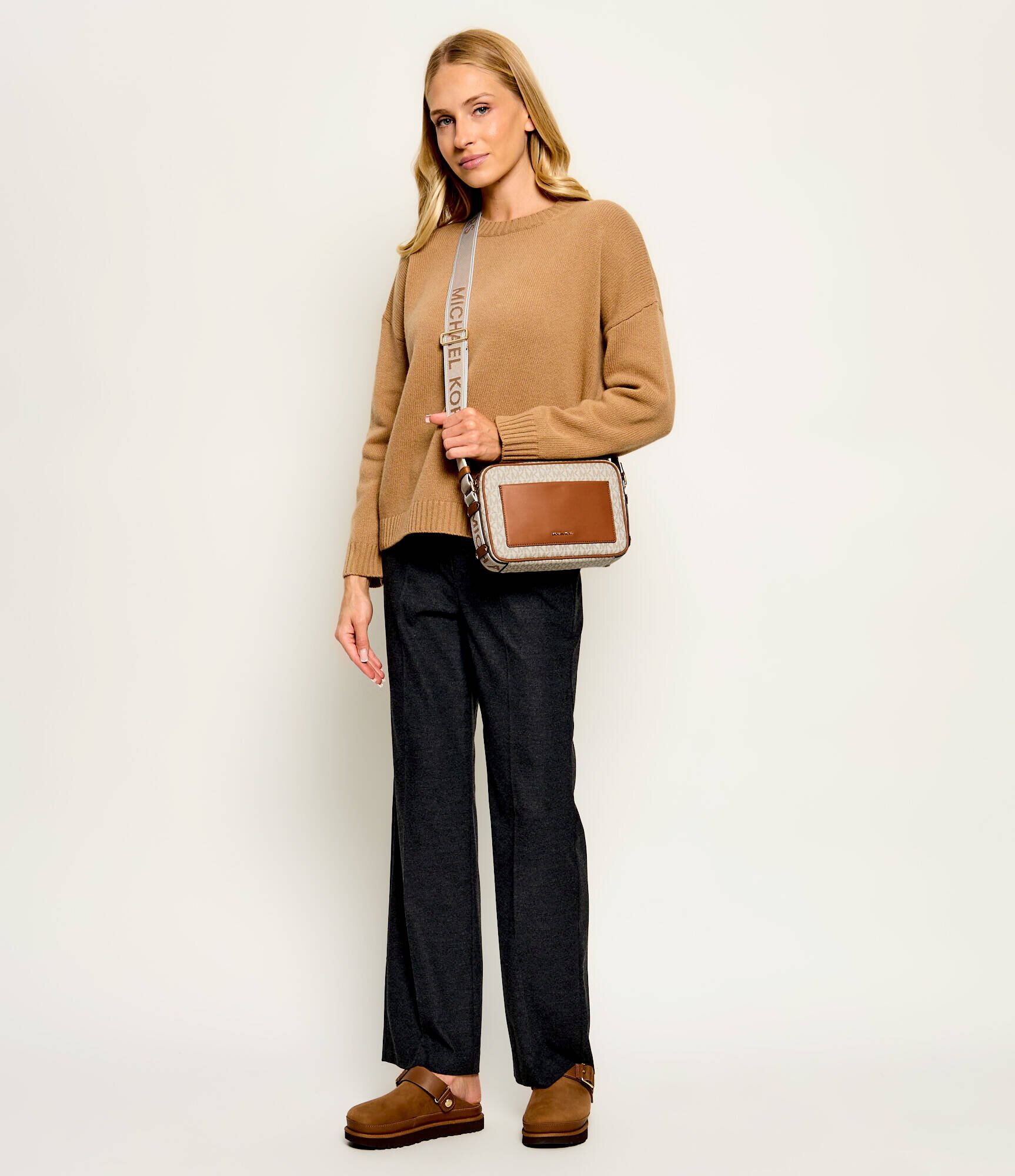 Michael Kors Geantă poștaș Maeve