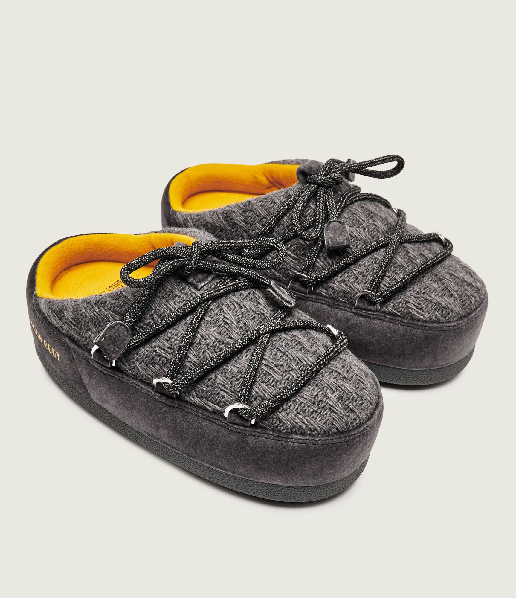 Moon Boot Mules (încălțăminte) X GUEST IN RESIDENCE EVX cu adaos de lână