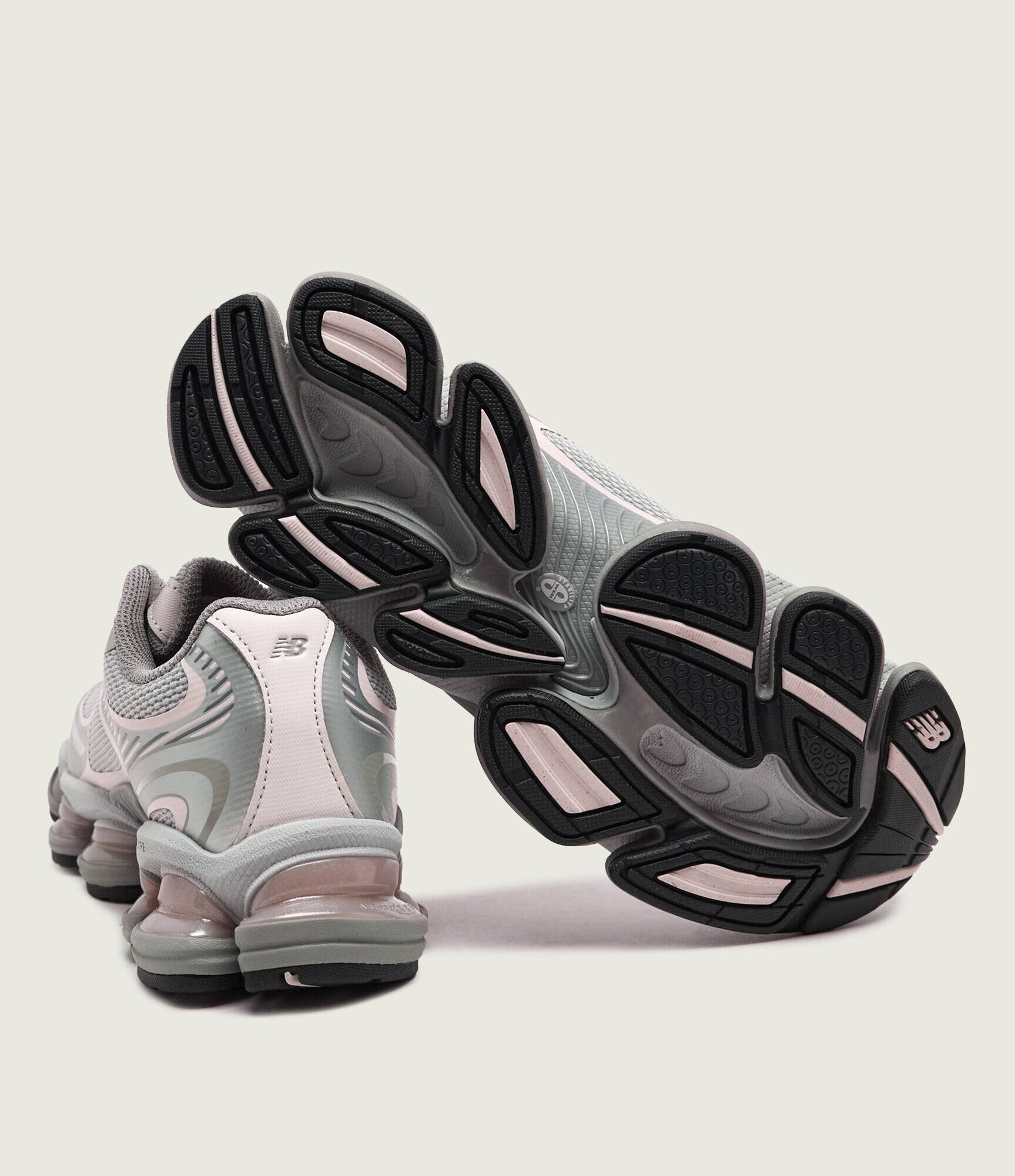 New Balance Sneakers U2000