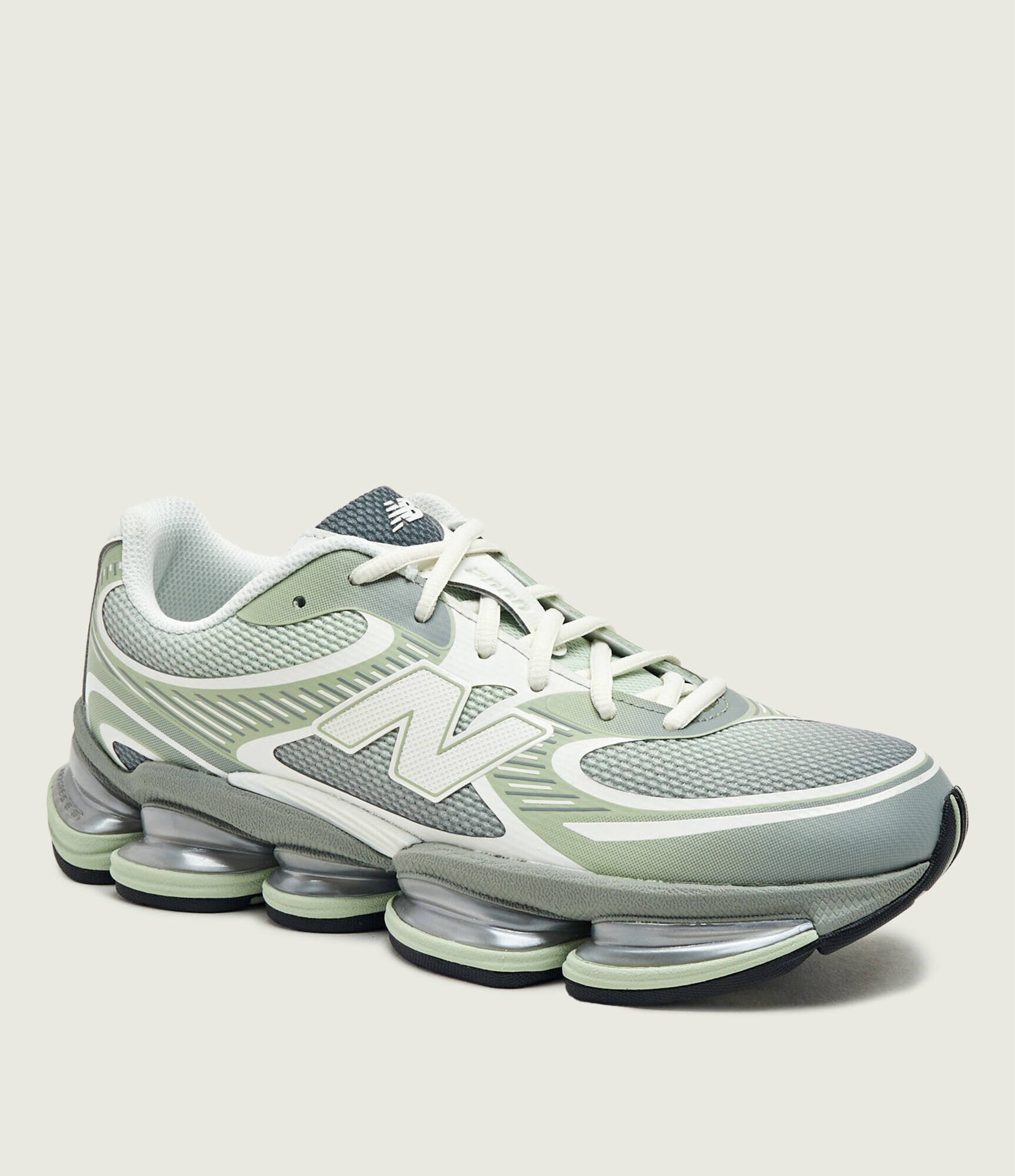 New Balance Sneakers U2000
