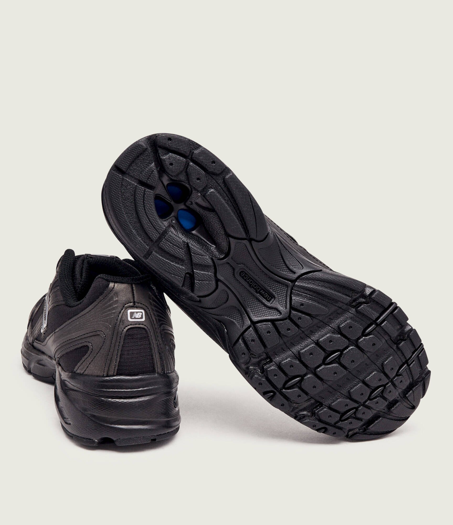 New Balance Sneakers U740