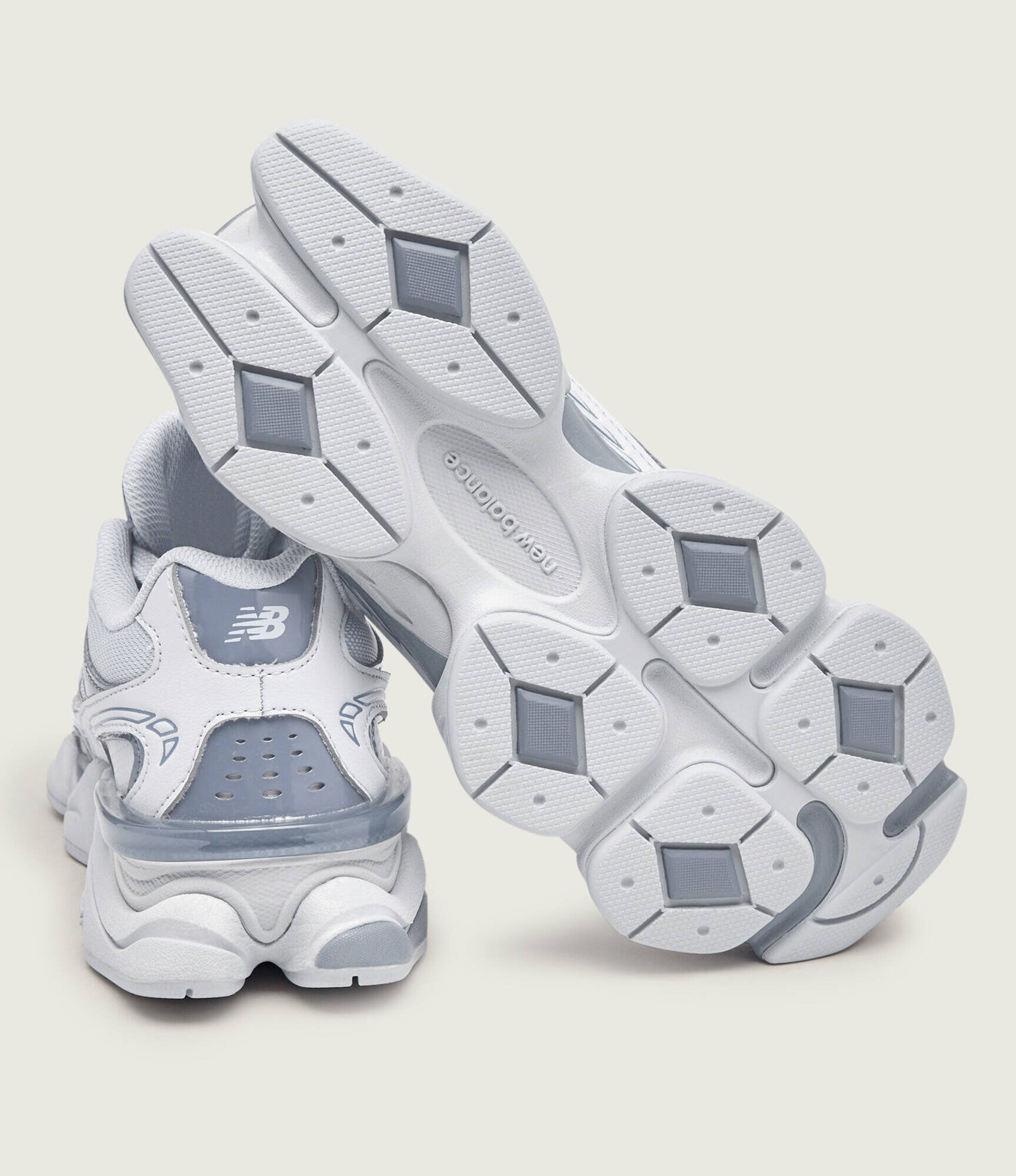 New Balance Sneakers U9060