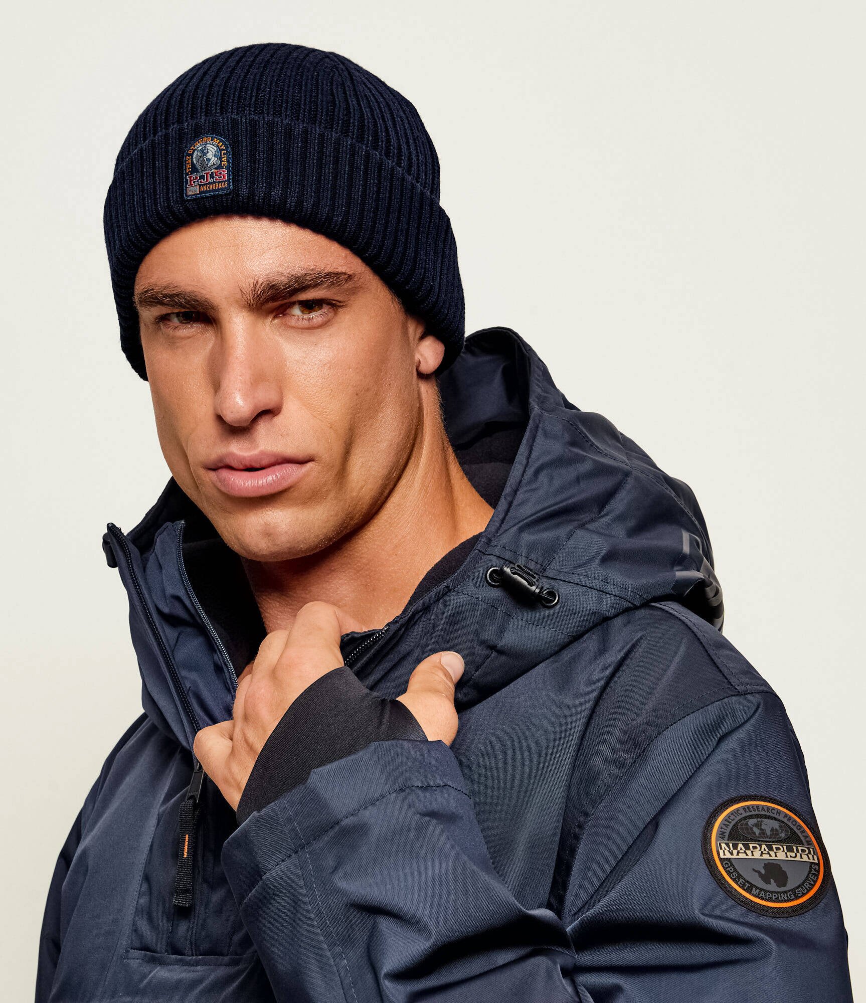 PARAJUMPERS De lână căciulă Matio