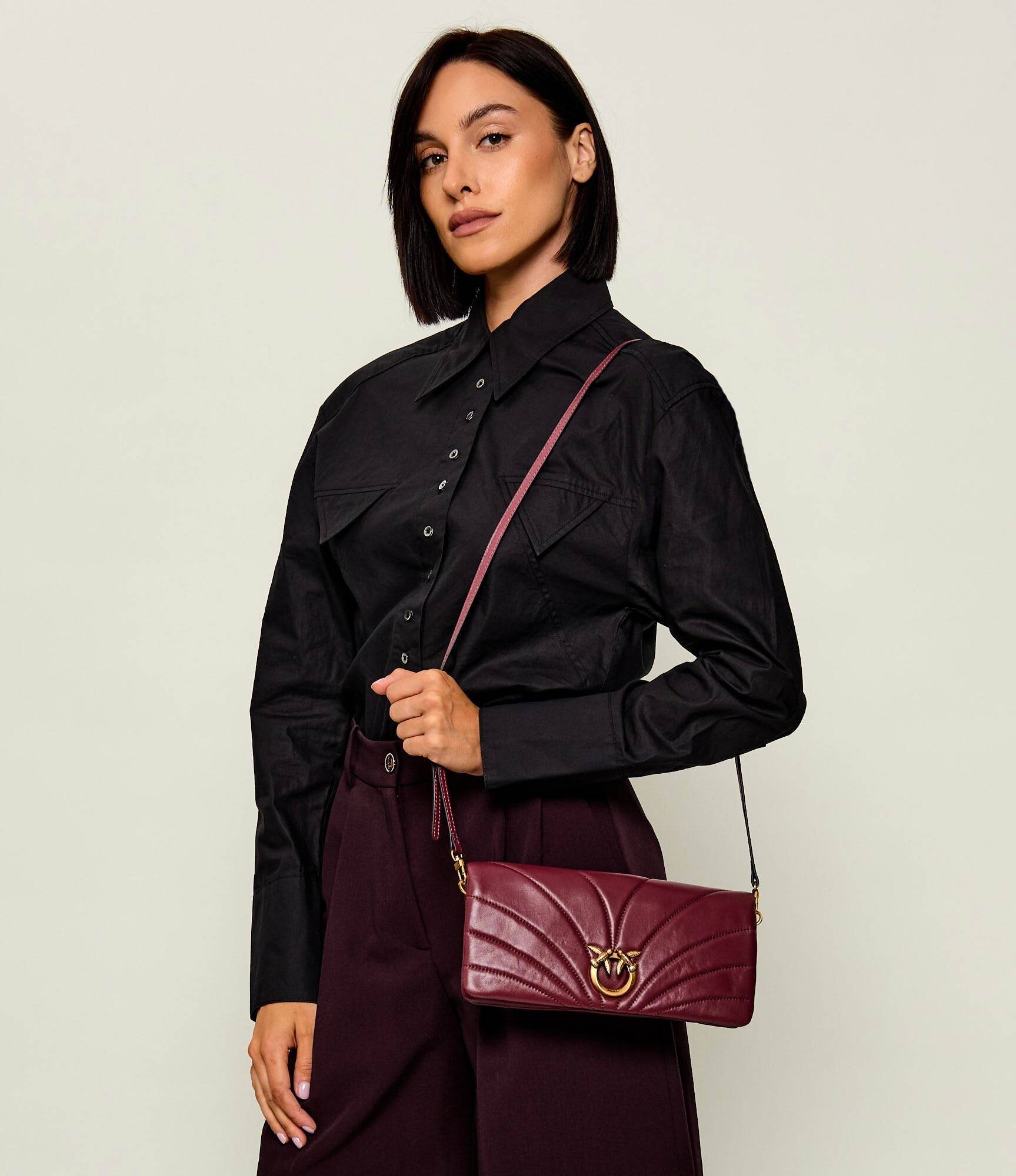 Pinko De piele geantă poștaș/poșetă plic Click Horizontal Classic