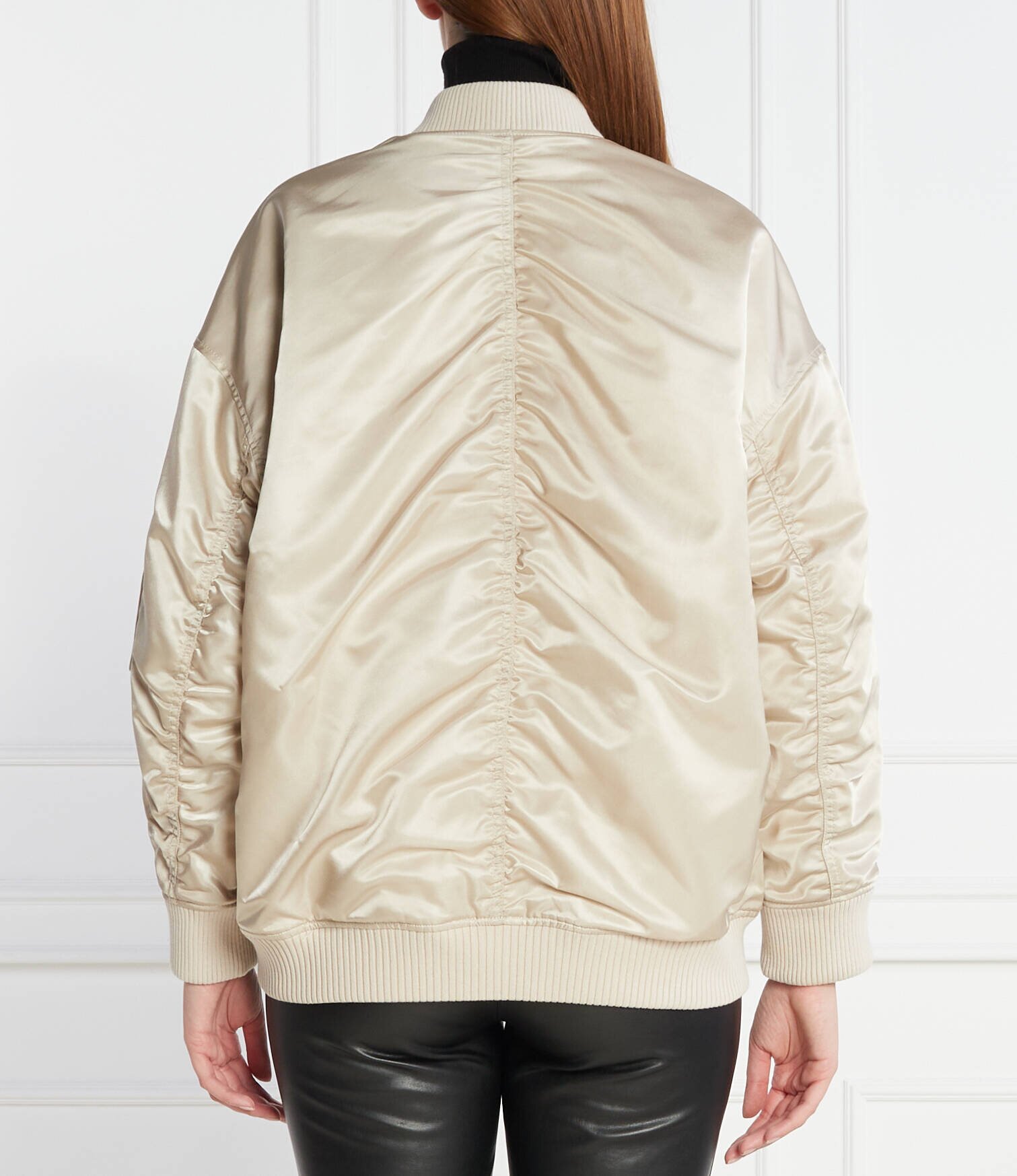 Pinko De satin geacă bomber | Regular Fit