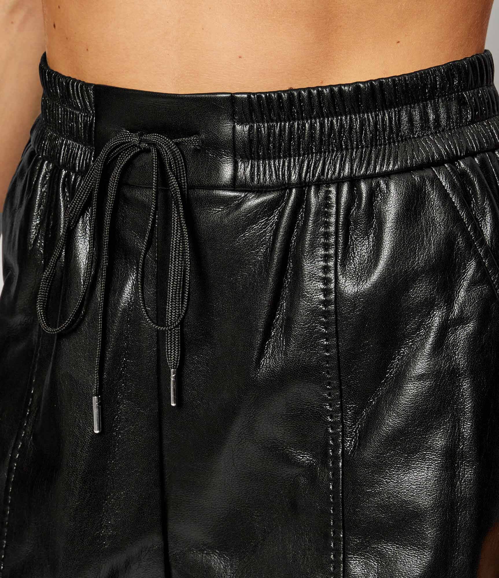 Pinko Pantaloni scurți SEMOLINO | regular fit