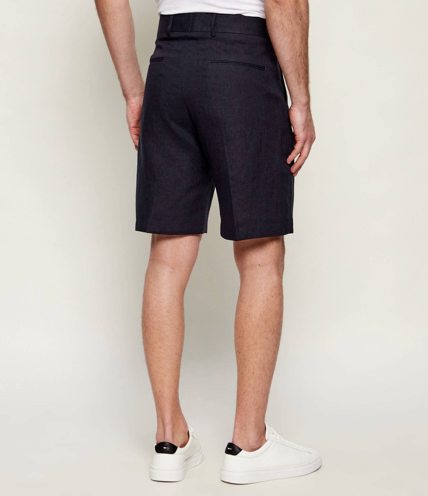 TIGER OF SWEDEN De in pantaloni scurți chino Troy | Relaxed fit
