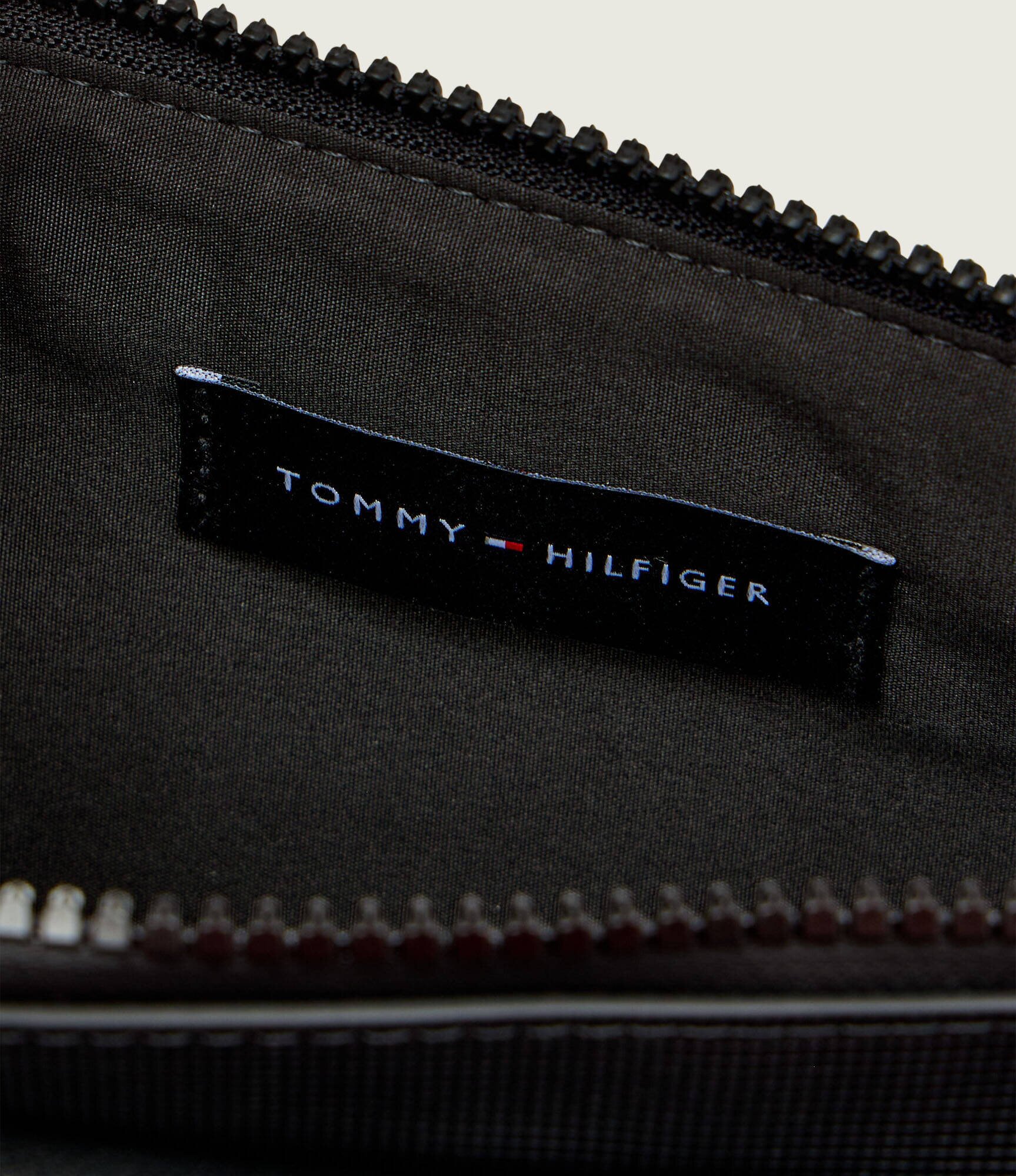 Tommy Hilfiger Borsetă FOUNDATION