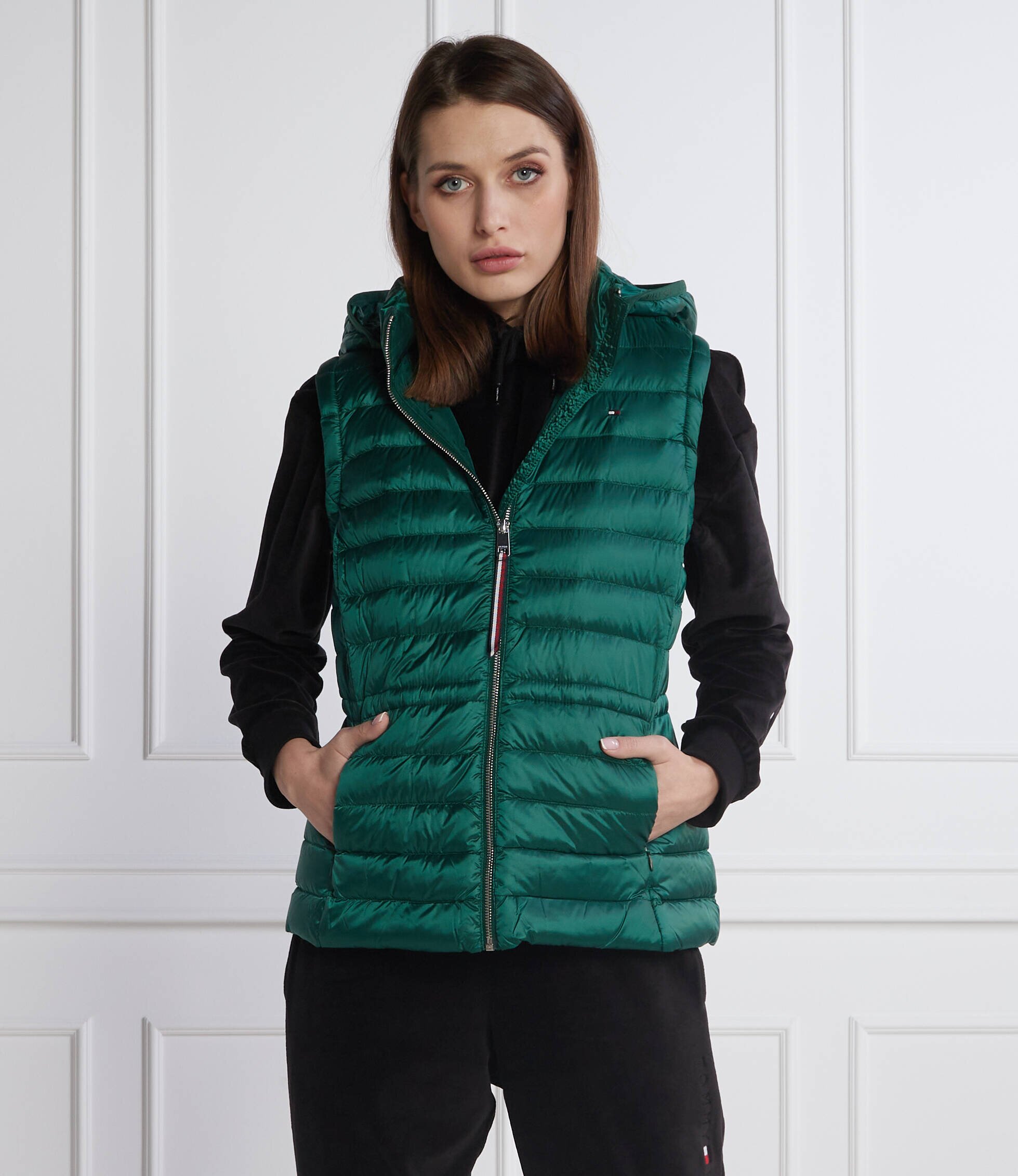 Tommy Hilfiger De puf vestă FEMININE | Regular Fit
