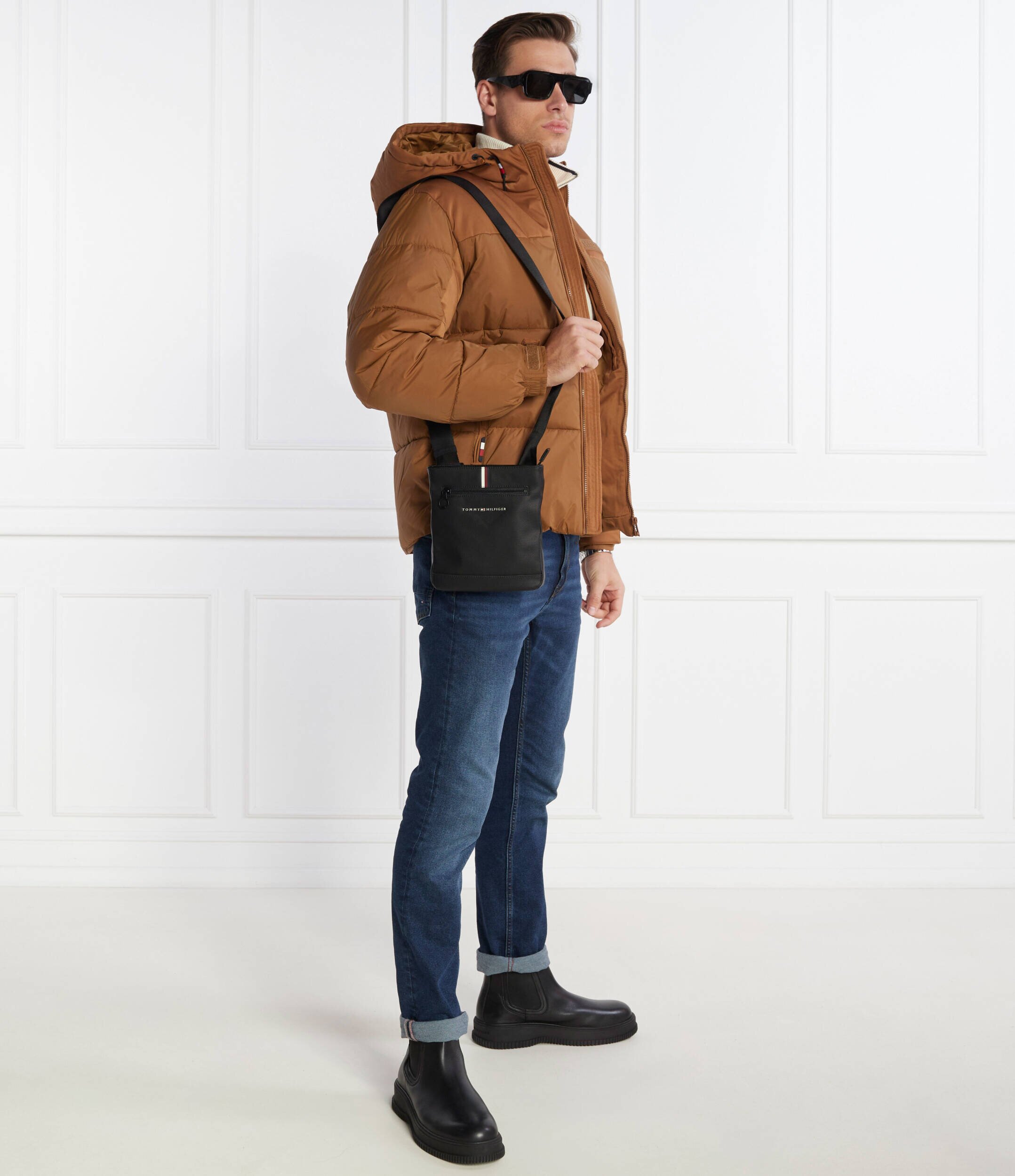 Tommy Hilfiger Geantă reporter TH ESSENTIAL MINI CROSSOVER