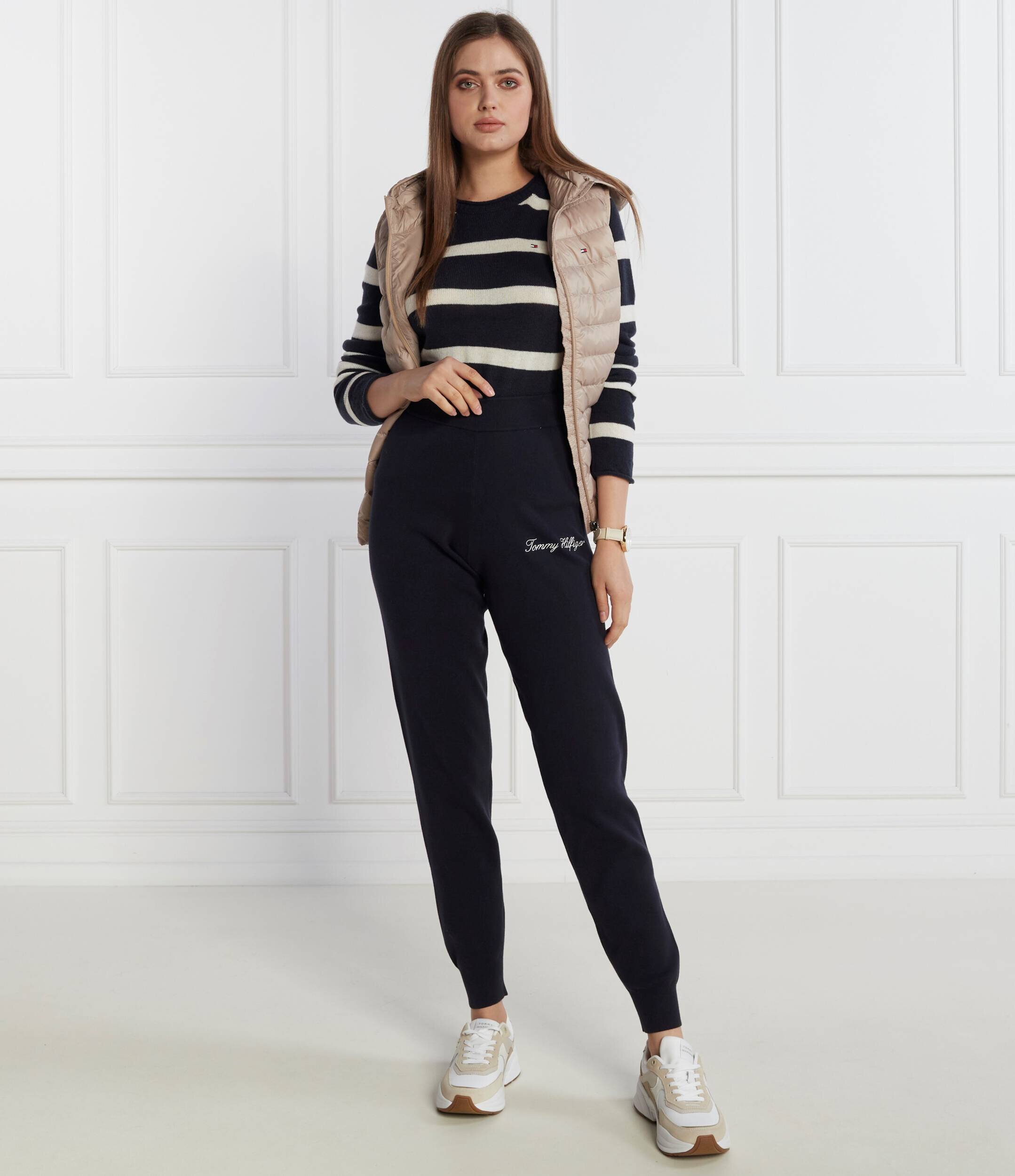 Tommy Hilfiger Pantaloni de trening SCRIPT GRAPHIC | Regular Fit