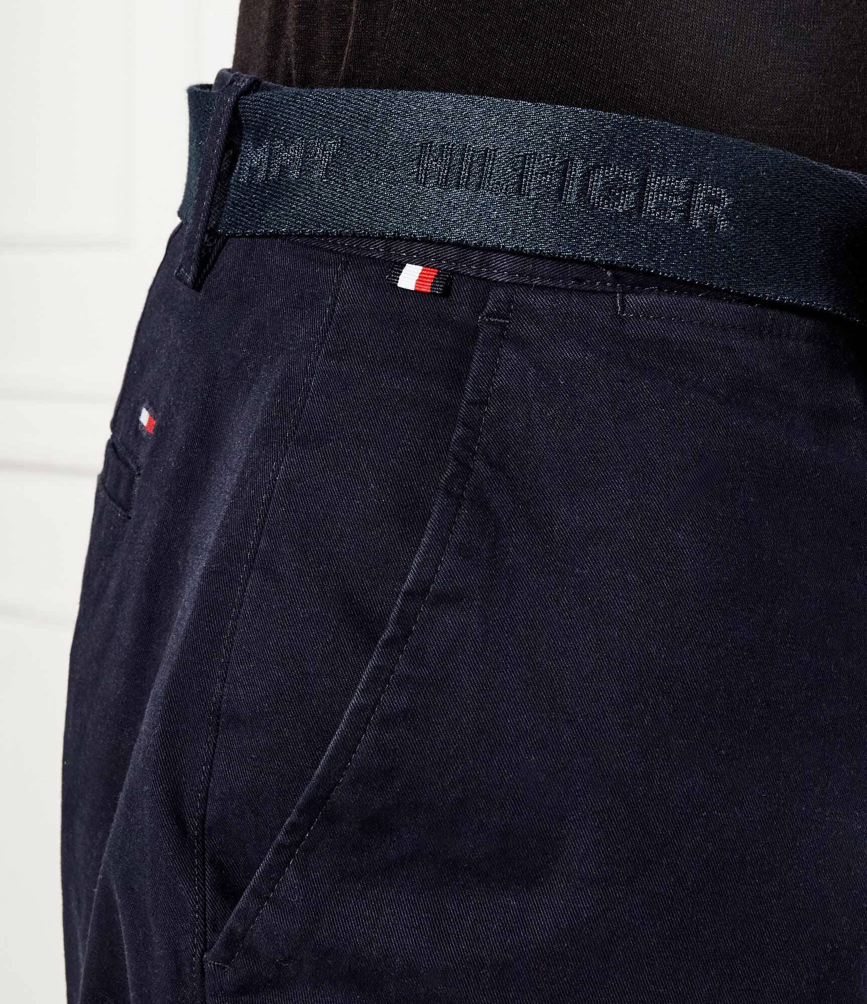 Tommy Hilfiger Pantaloni scurți chino + curea Brooklyn | Slim Fit