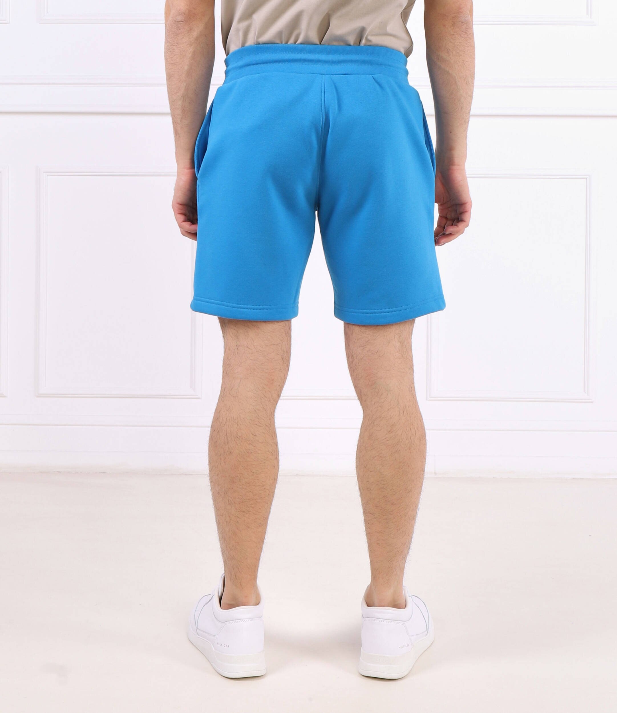 Tommy Hilfiger Pantaloni Scurți HILFIGER CURVE LOGO SWEATSHORT | Regular Fit