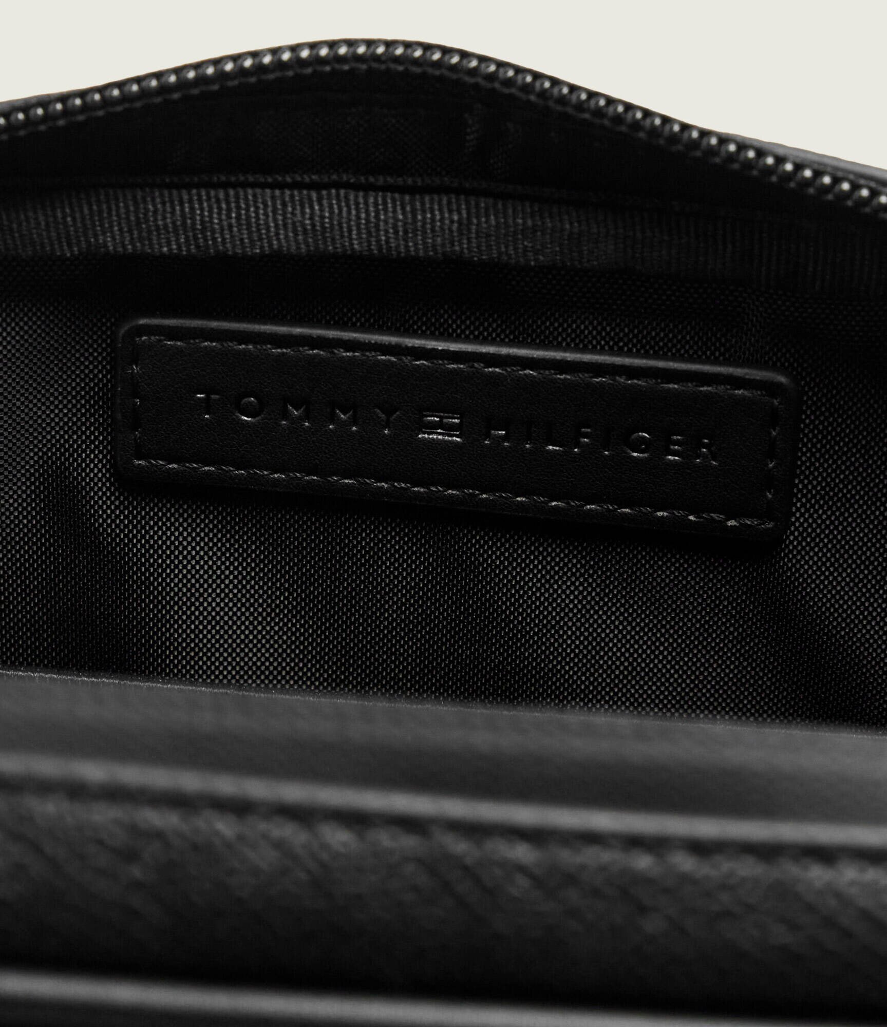 Tommy Hilfiger Trusă pentru cosmetice TH Modern Monogram