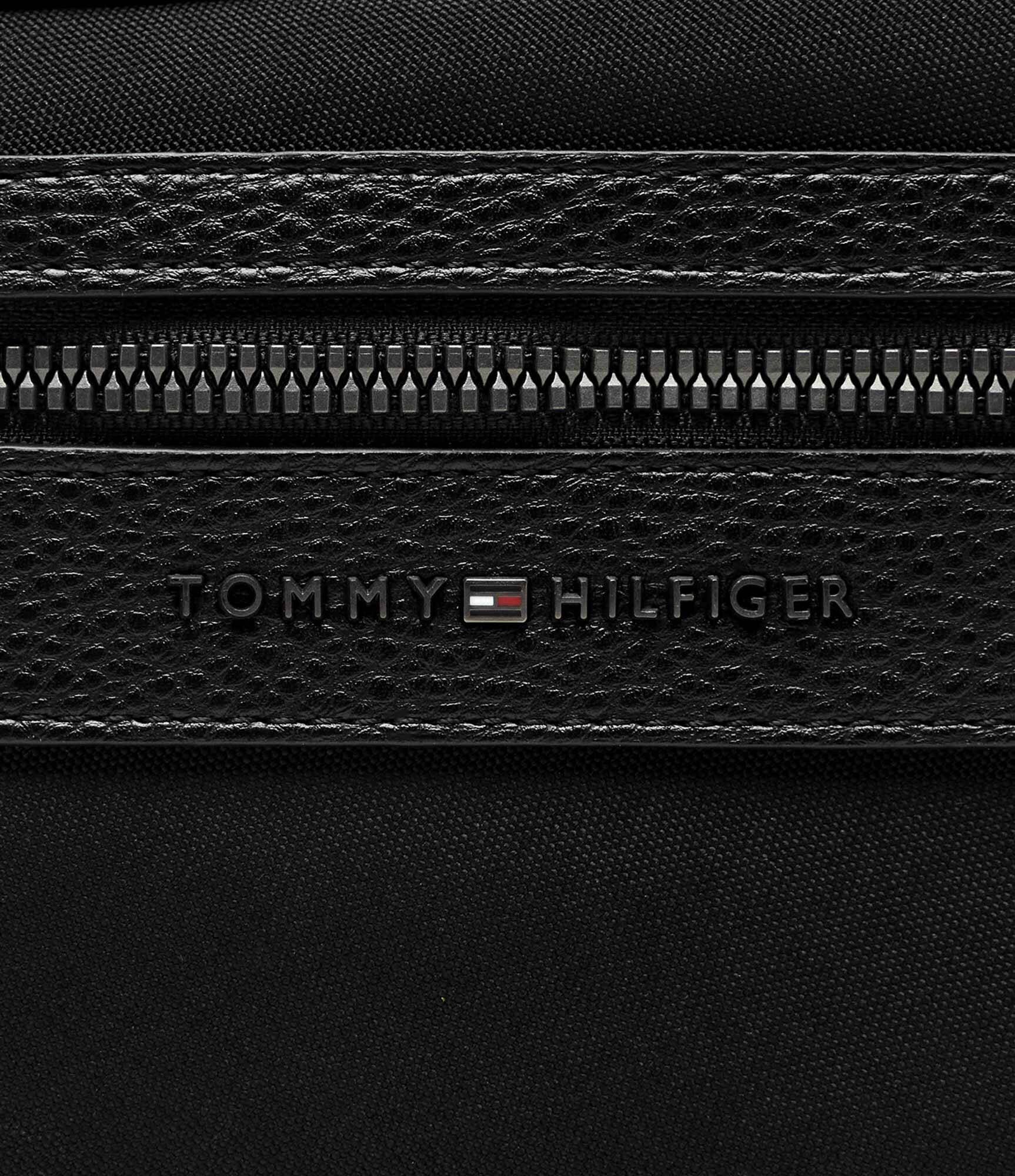 Tommy Hilfiger Trusă pentru cosmetice TH Repreve