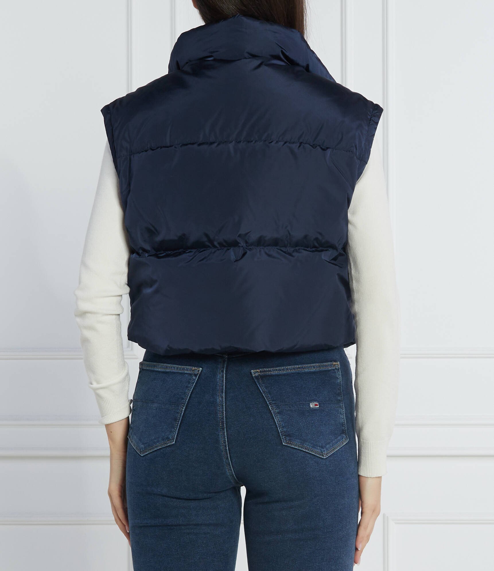 Tommy Jeans De puf geacă 2 în 1 BADGE CROP VEST DOWN PUFFER | Cropped Fit