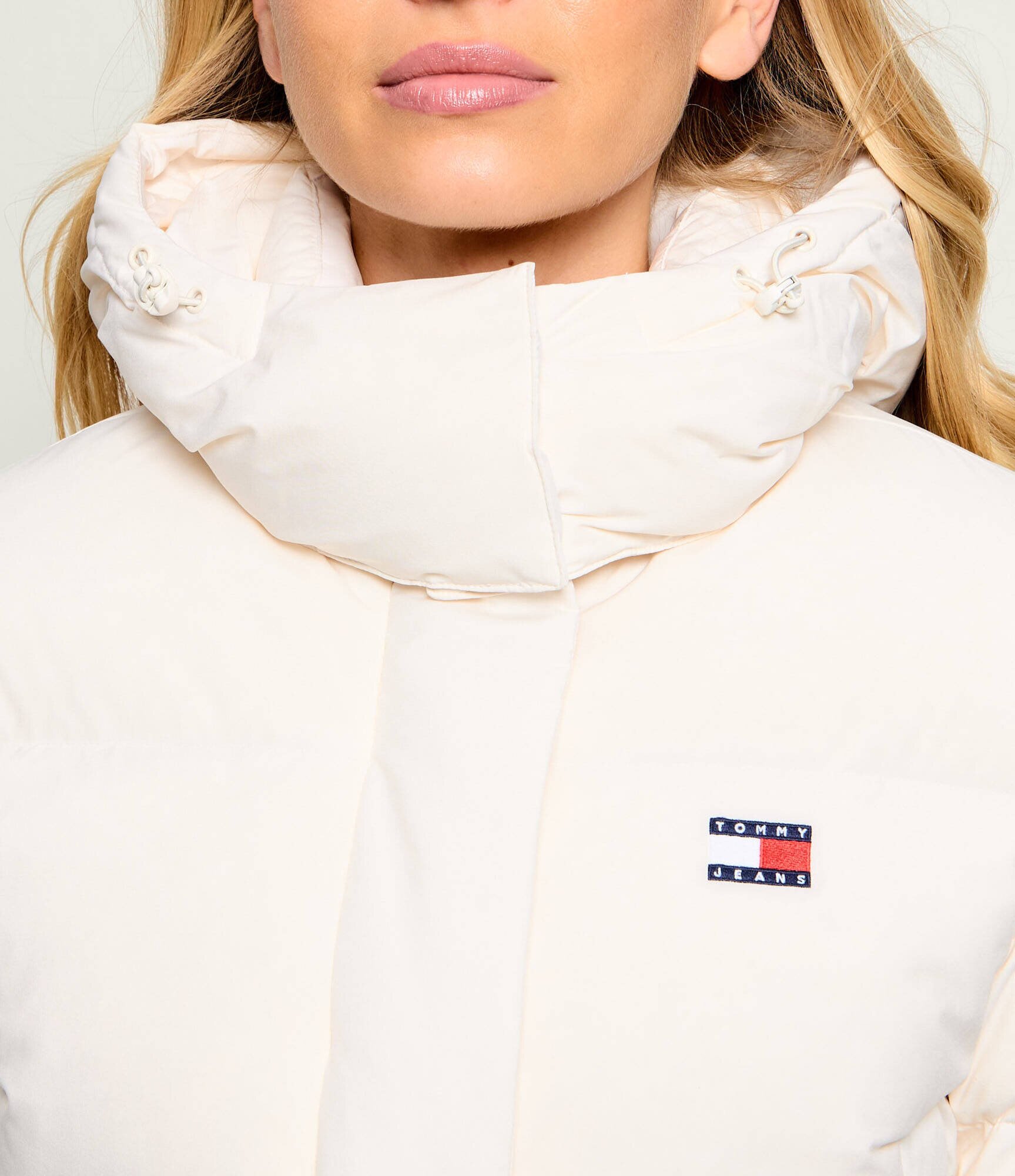 Tommy Jeans Geacă de puf Alaska | Cropped Fit