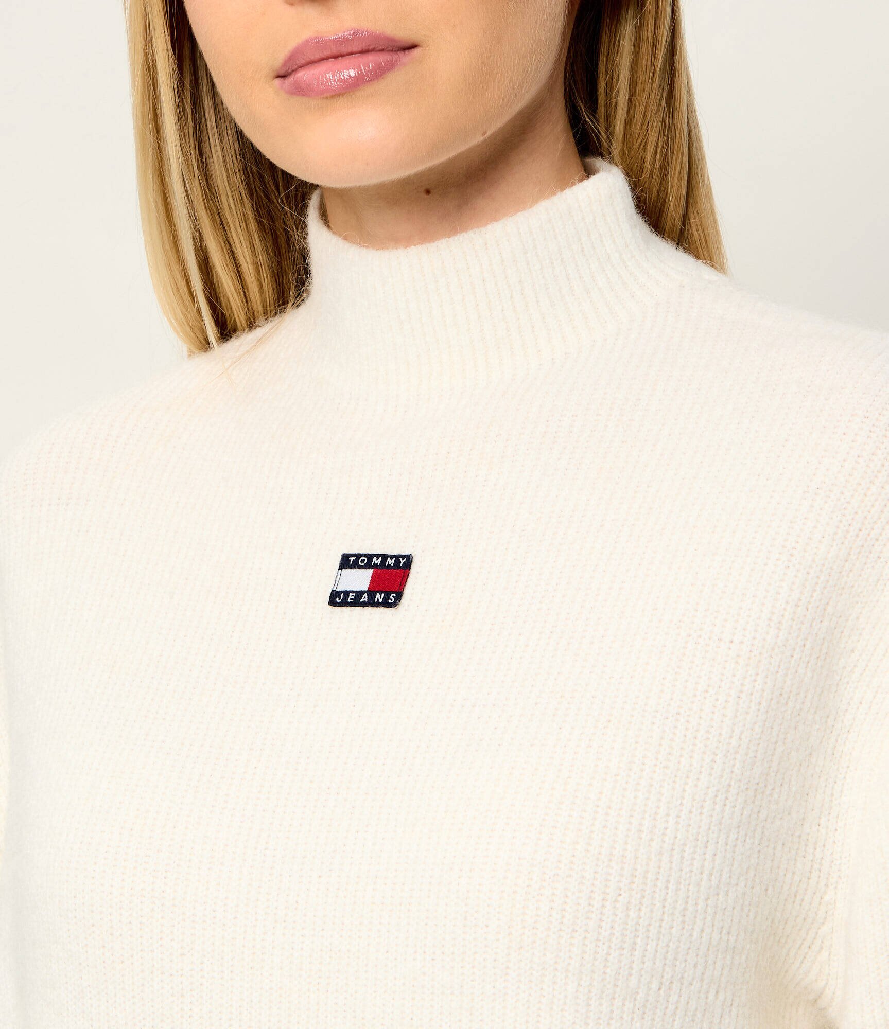 Tommy Jeans Guler înalt Badge | Relaxed fit cu adaos de lână