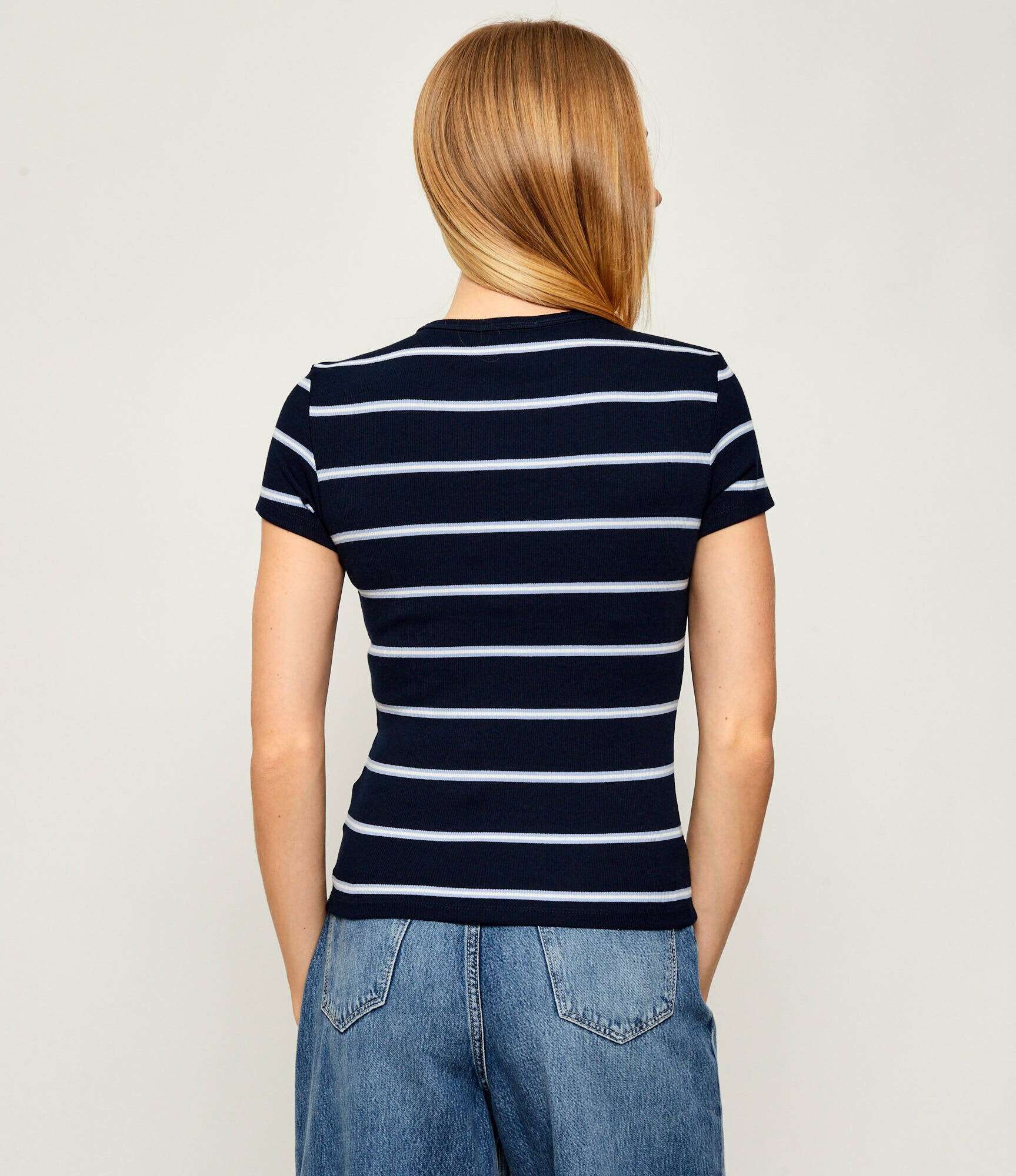 Tommy Jeans Tricou ESSENTIAL | Slim Fit