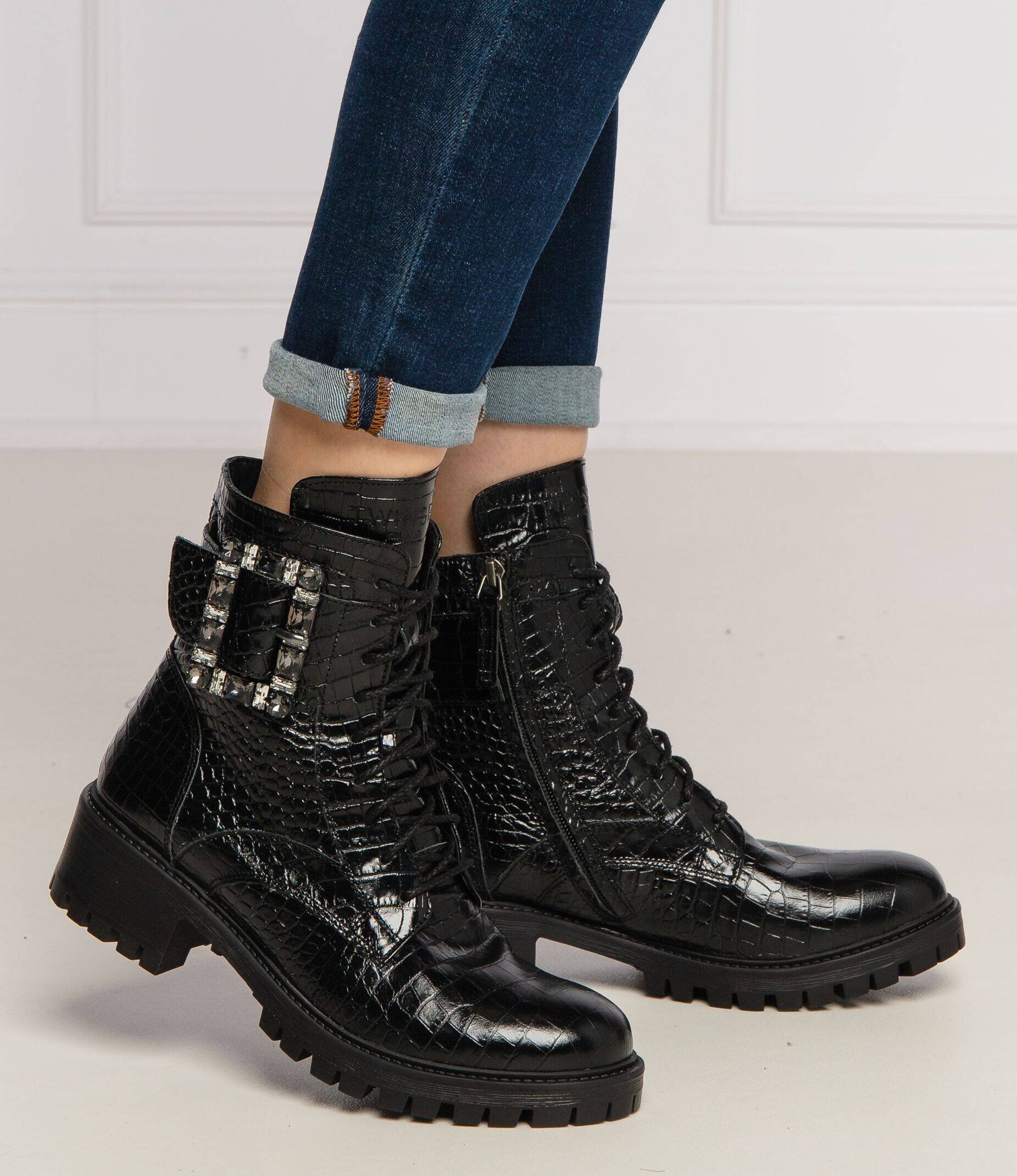 Twinset de piele botine