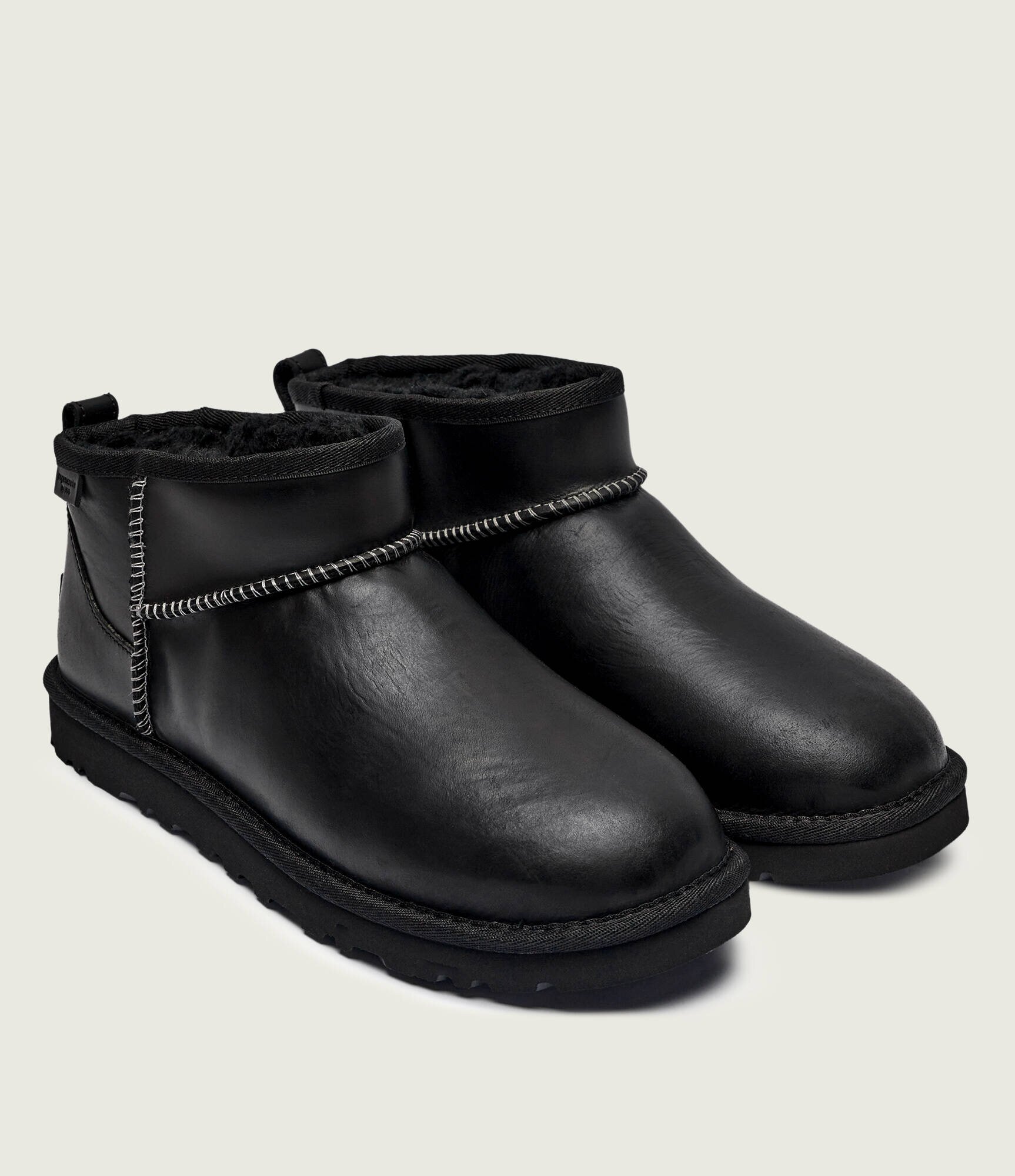 UGG Bocanci Classic Ultra Mini | piele