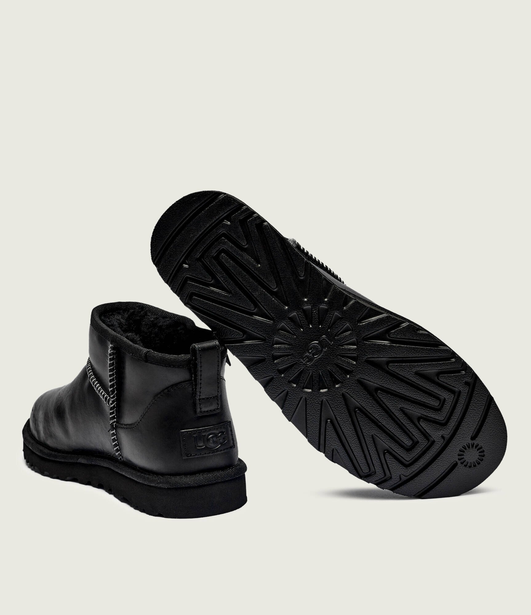 UGG Bocanci Classic Ultra Mini | piele