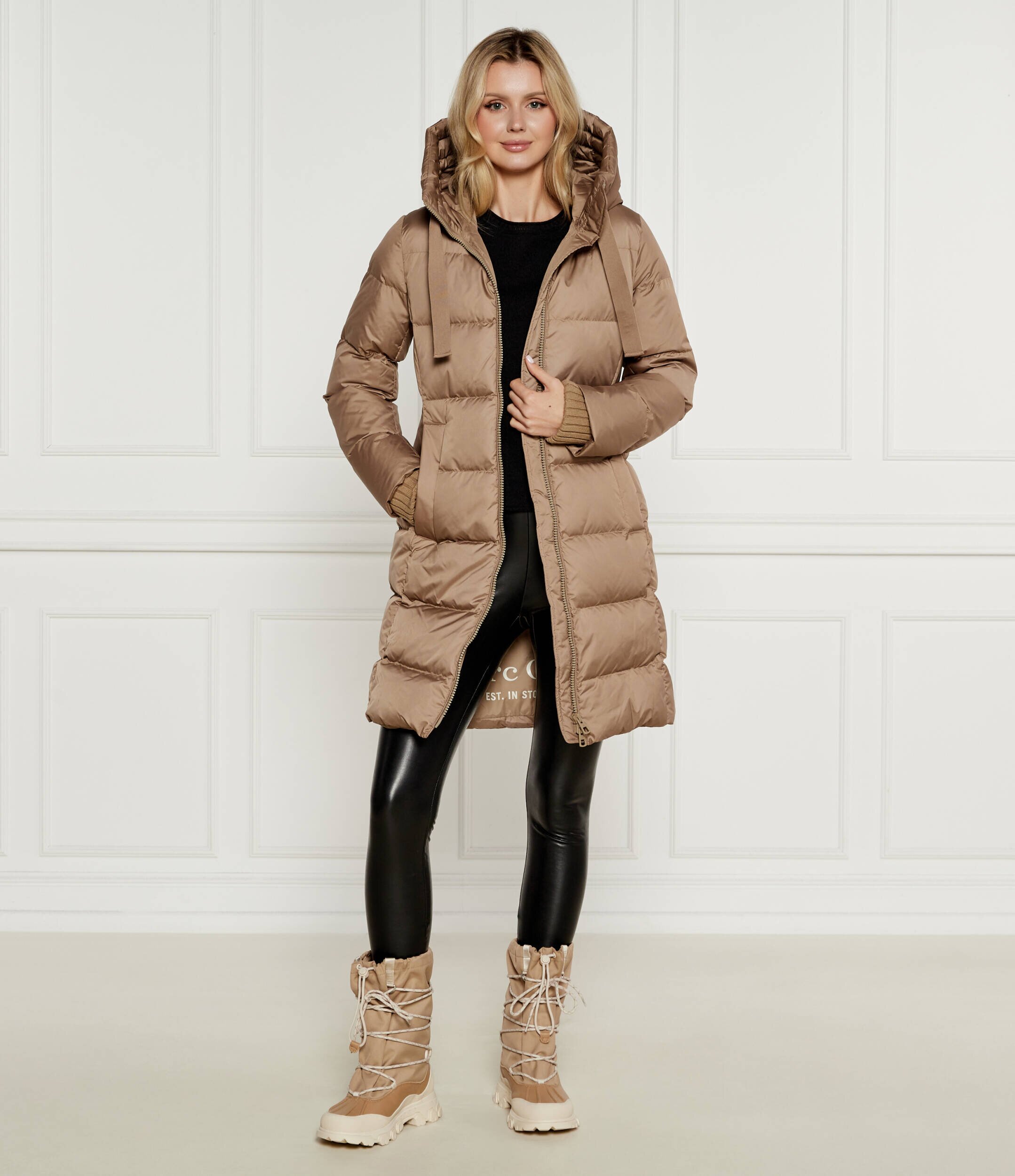 UGG Bocanci Metropeak cu adaos de piele