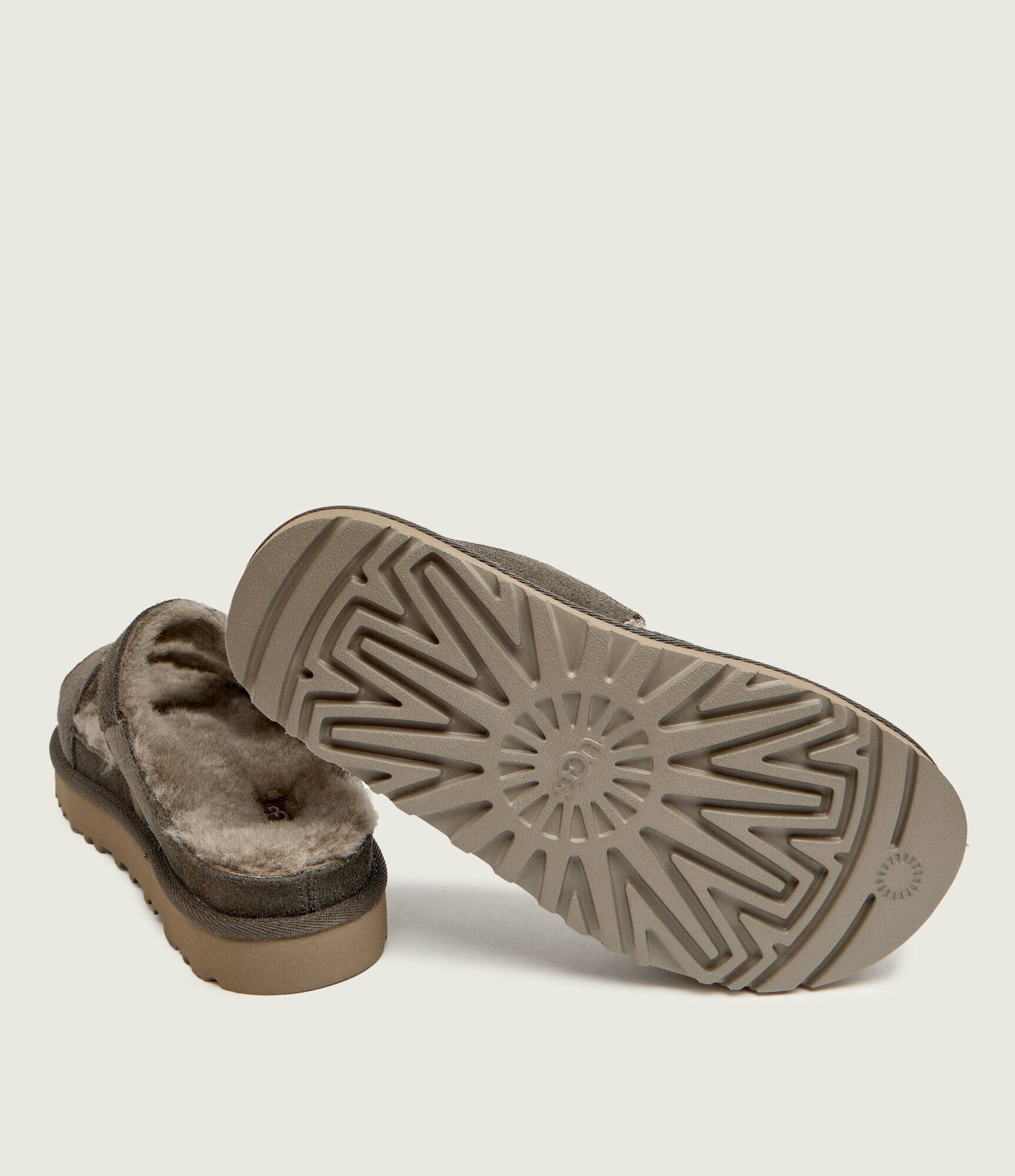 UGG Căptușite papuci de casă W Greenport Cross Strap Slide | piele întoarsă (zamsz) | cu adaos de lână