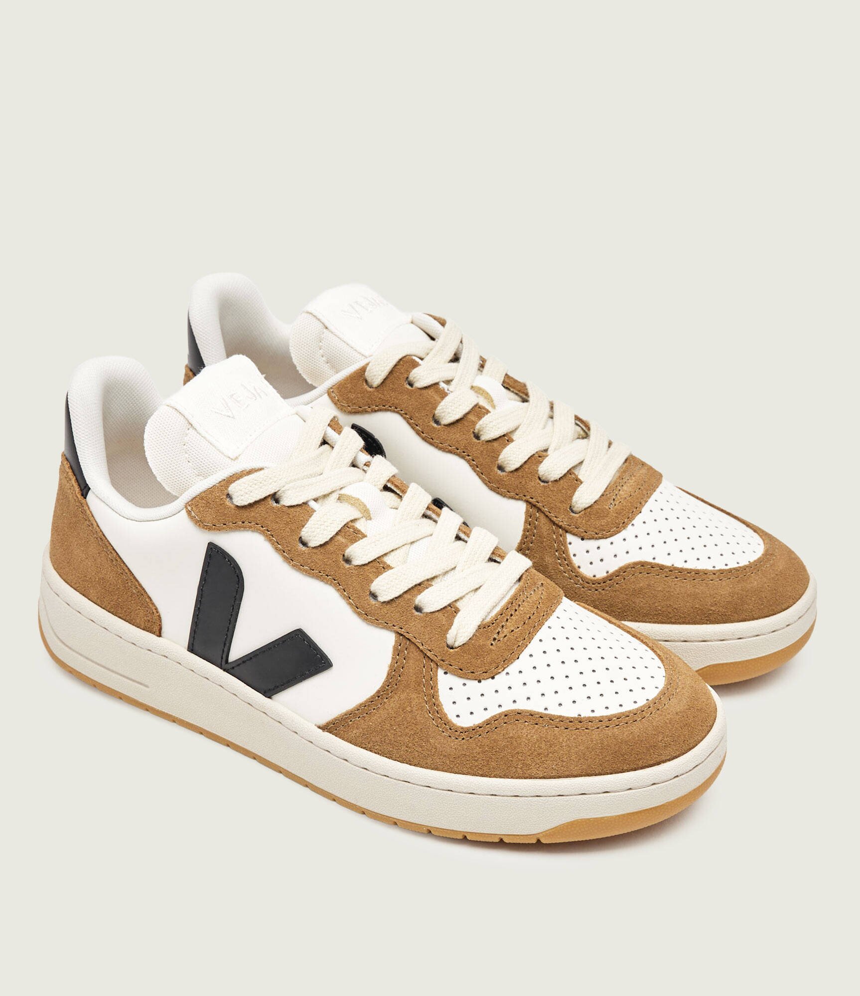 Veja Sneakers V-10 cu adaos de piele