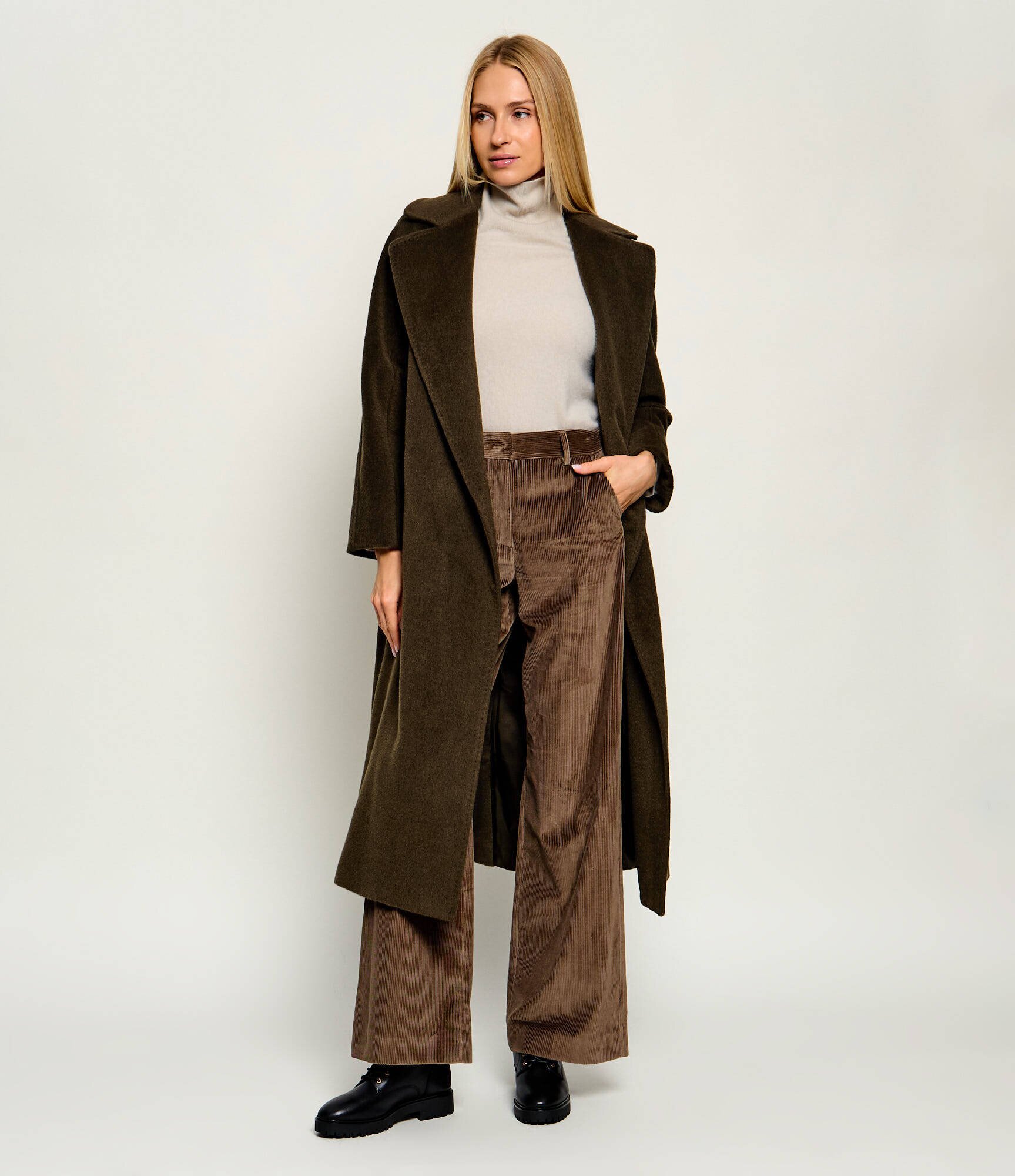 Weekend MaxMara Pantaloni Wkdtania | regular fit | catifea reiată