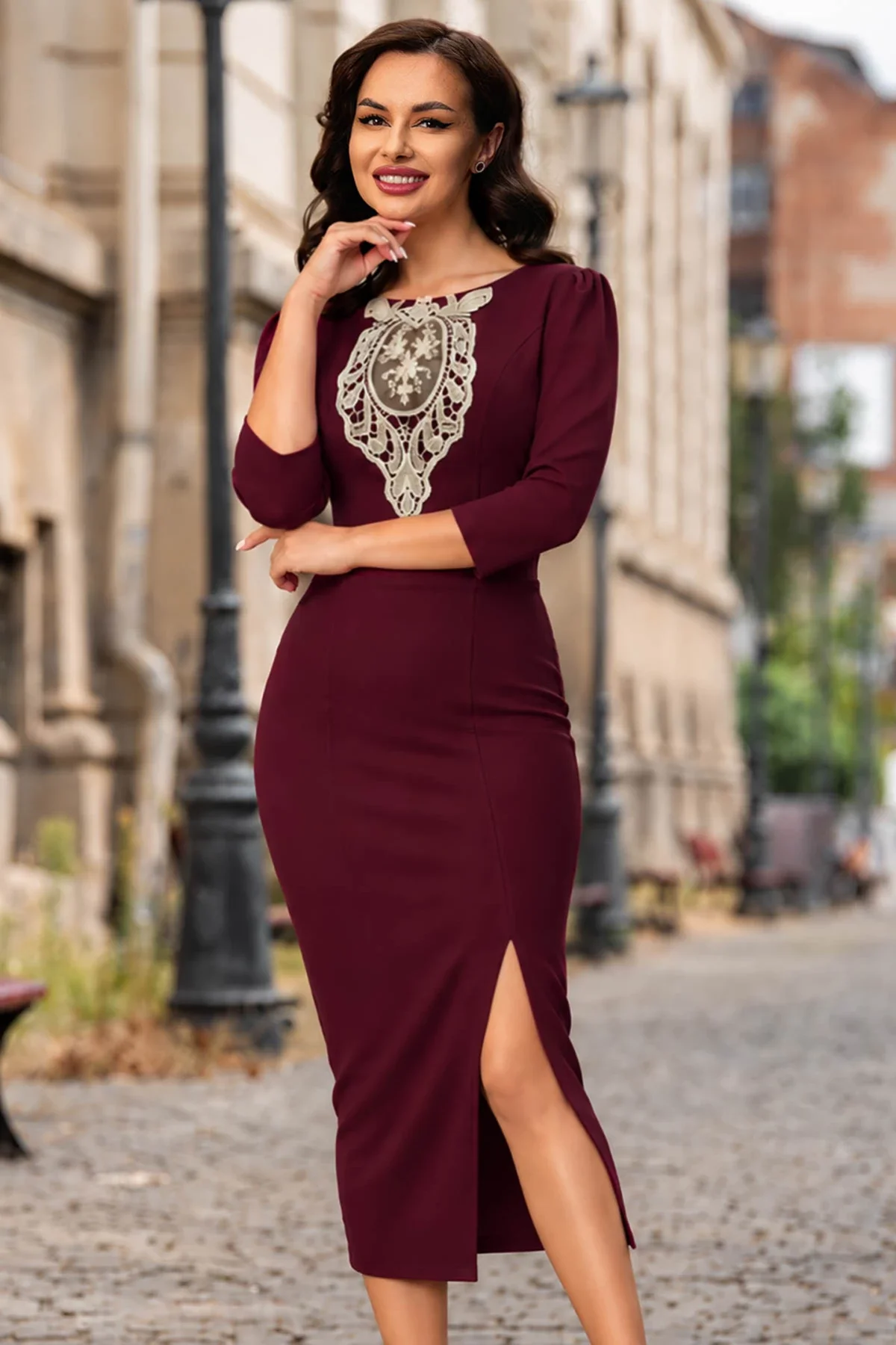 Chanttal Rochie de zi midi bordo Tisha conica cu broderie aplicata