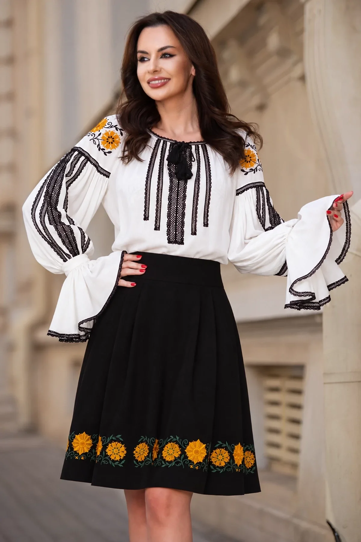 Effect Bluza tip ie alba cu motive traditionale florale galbene