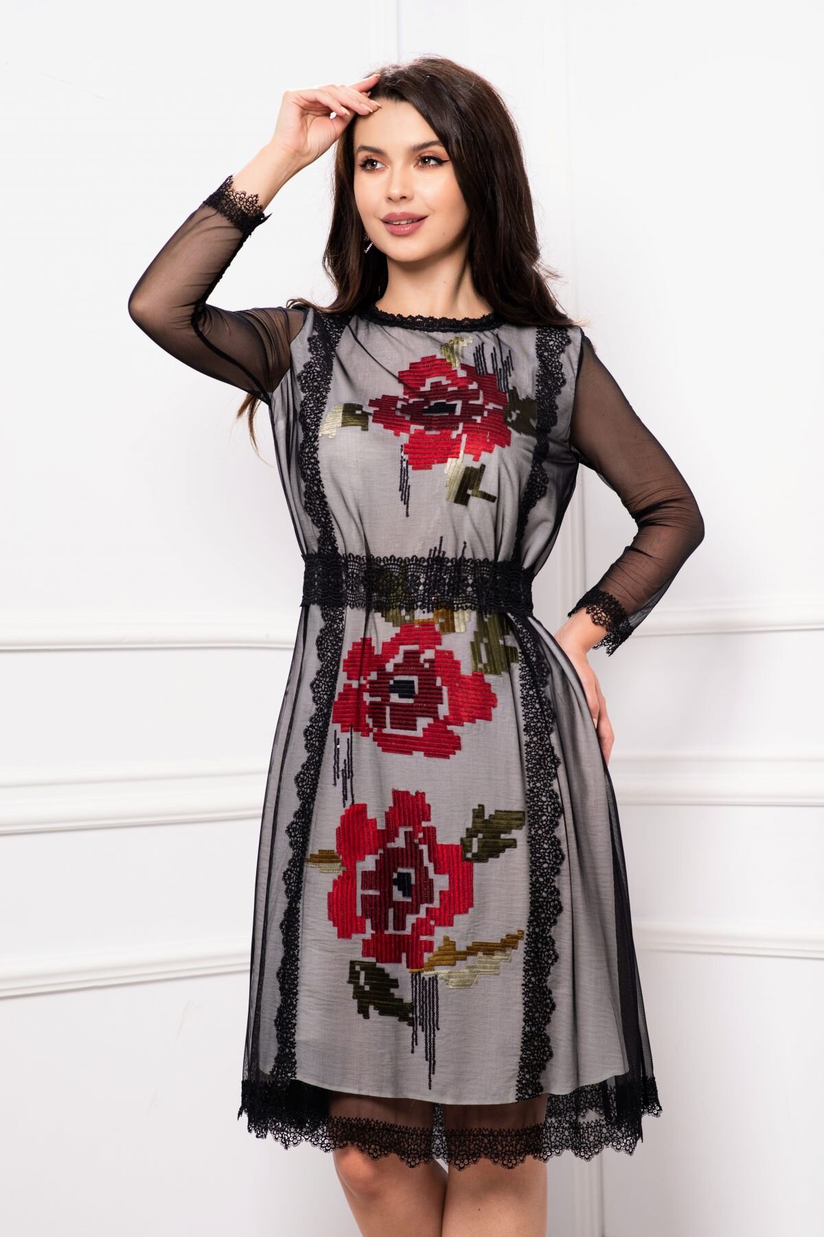 Effect Rochie de zi traditionala cu broderie si tulle