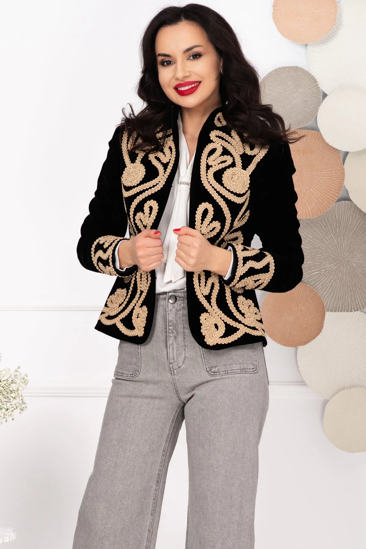 Effect Sacou dama din catifea neagra cu broderie aurie