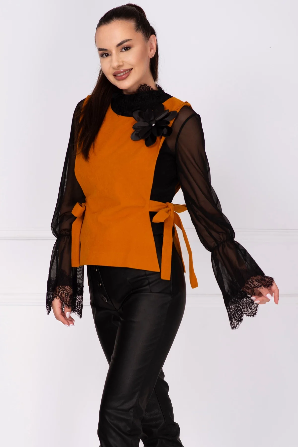 Effect Vesta dama mustar cu floare 3D