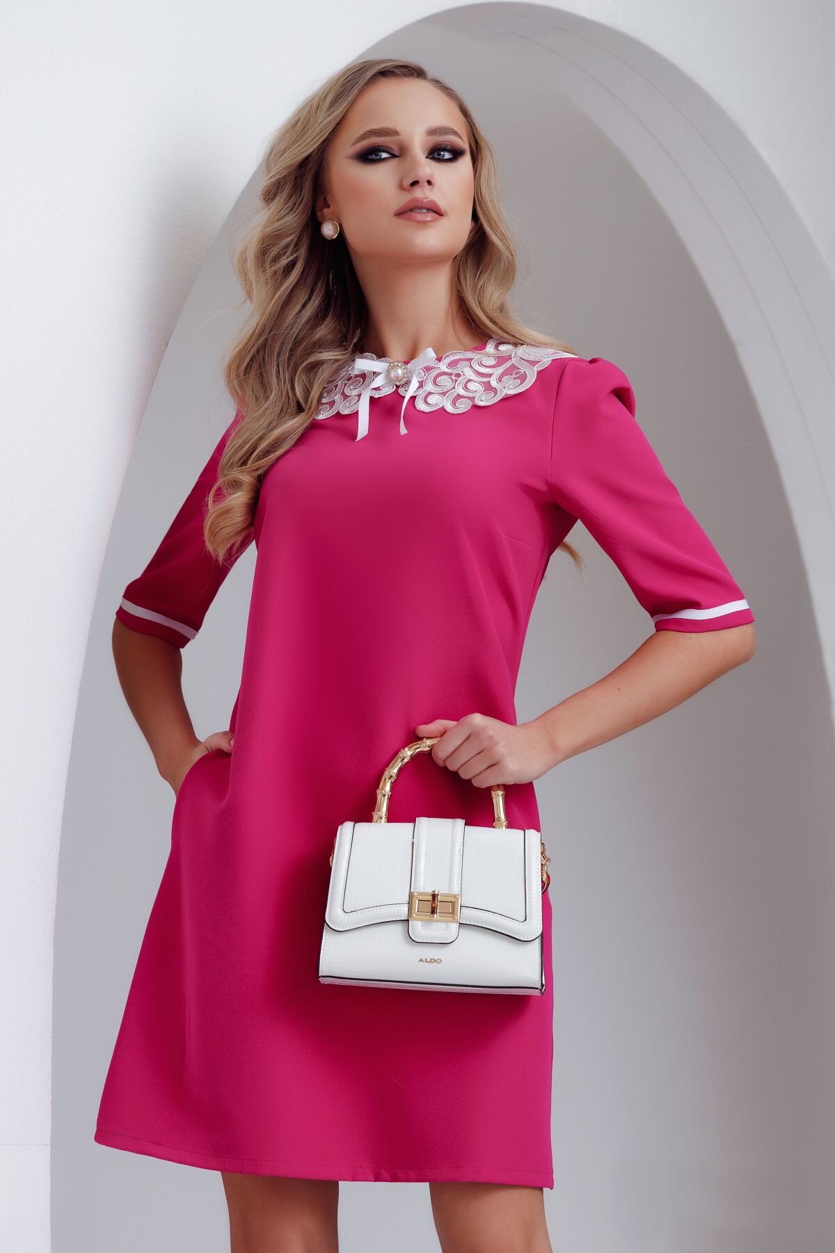 Fofy Rochie de zi zmeura in A cu guler brodat