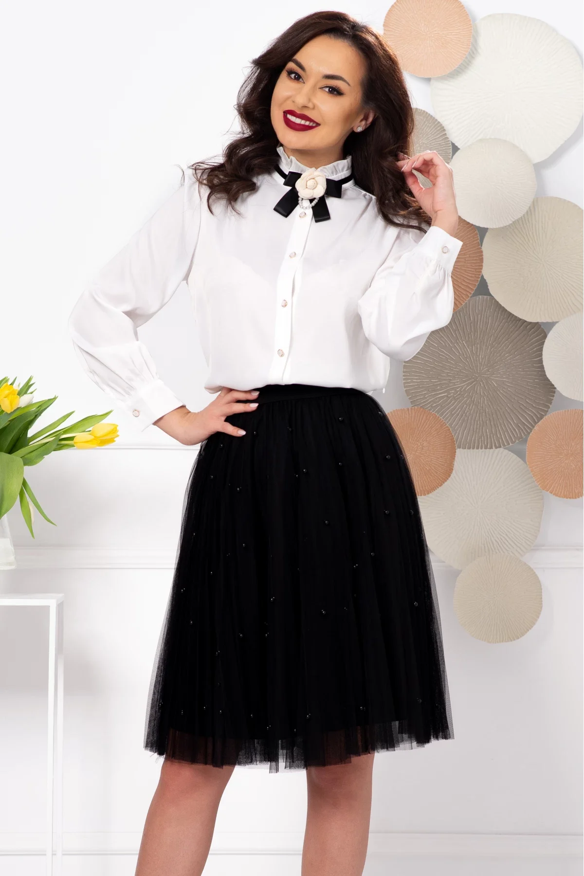 InPuff Basic Bluza dama eleganta ecru cu guler cret si floare detasabila