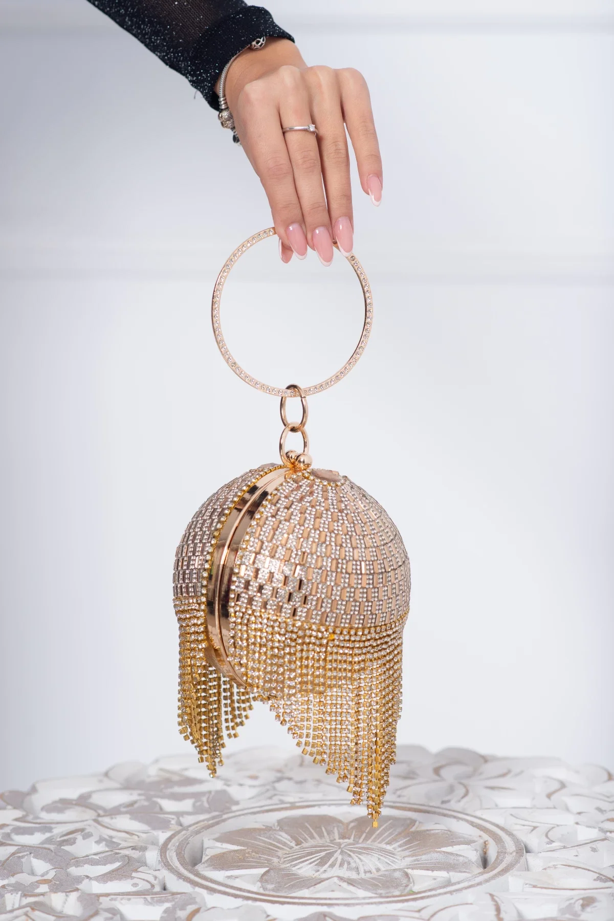 InPuff Basic Clutch auriu elegant tip sfera decorat cu strassuri